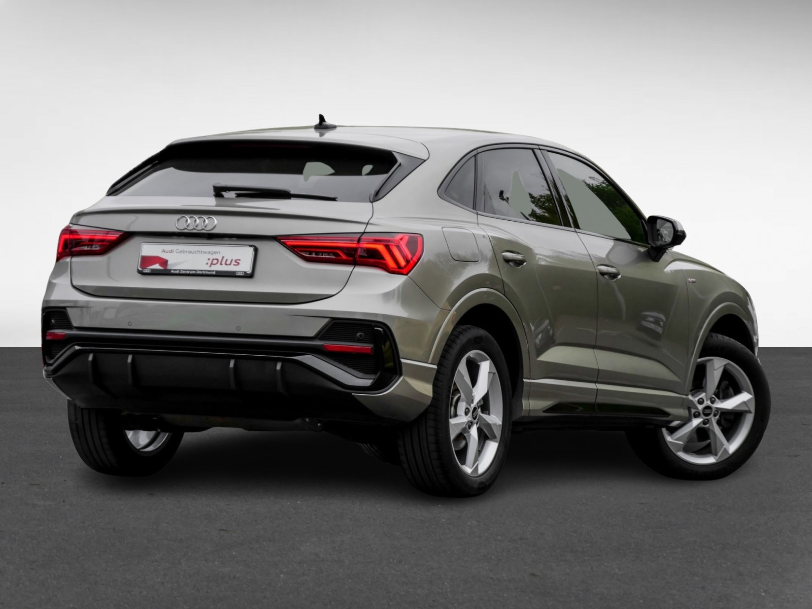 Audi Q3 Sportback 45 HYBRID S LINE BLACKPAK PANO LM19