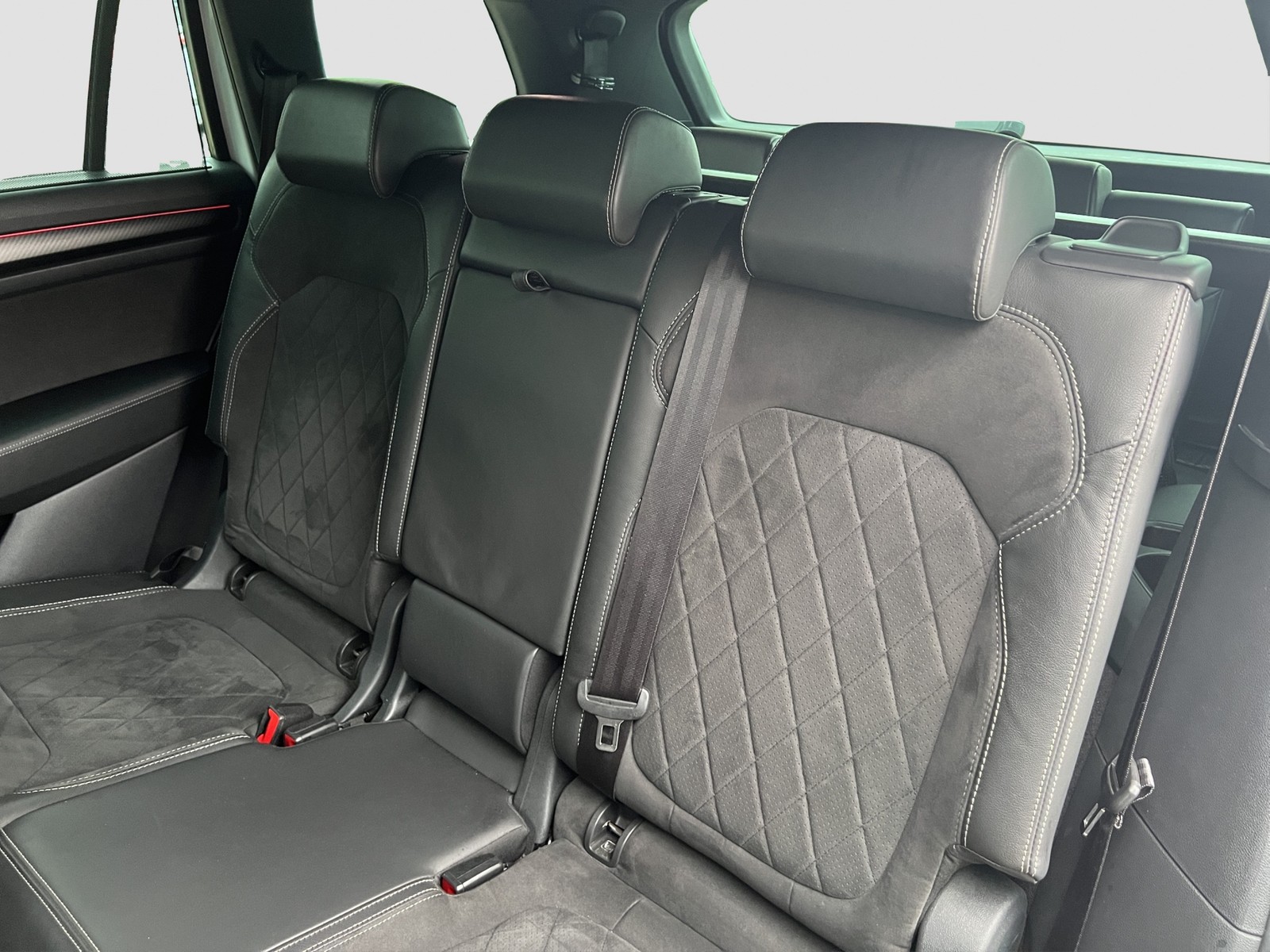 Skoda Kodiaq 2.0 SPORTLINE 7SITZE AHK CAM ACC LM19