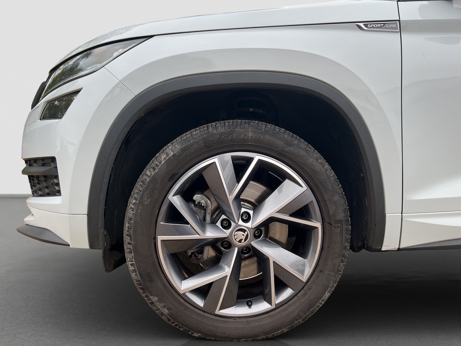 Skoda Kodiaq 2.0 SPORTLINE 7SITZE AHK CAM ACC LM19