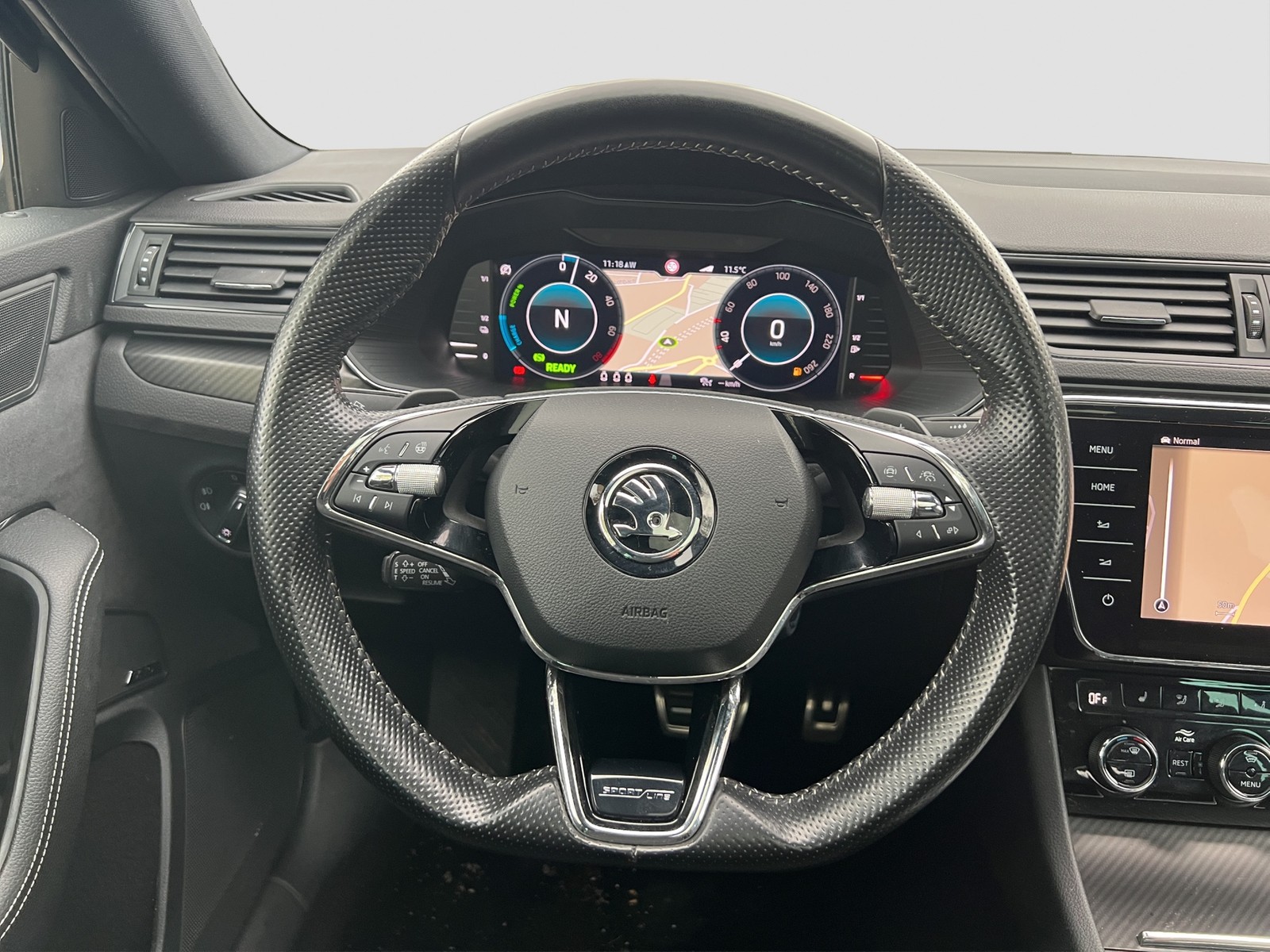 Skoda Superb Combi 1.4 iV SPORTLINE PANO AHK CAM LM19