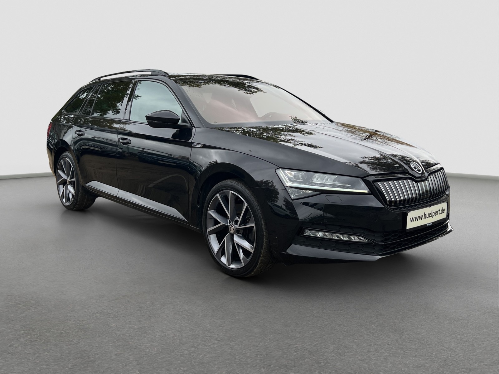 Skoda Superb Combi 1.4 iV SPORTLINE PANO AHK CAM LM19