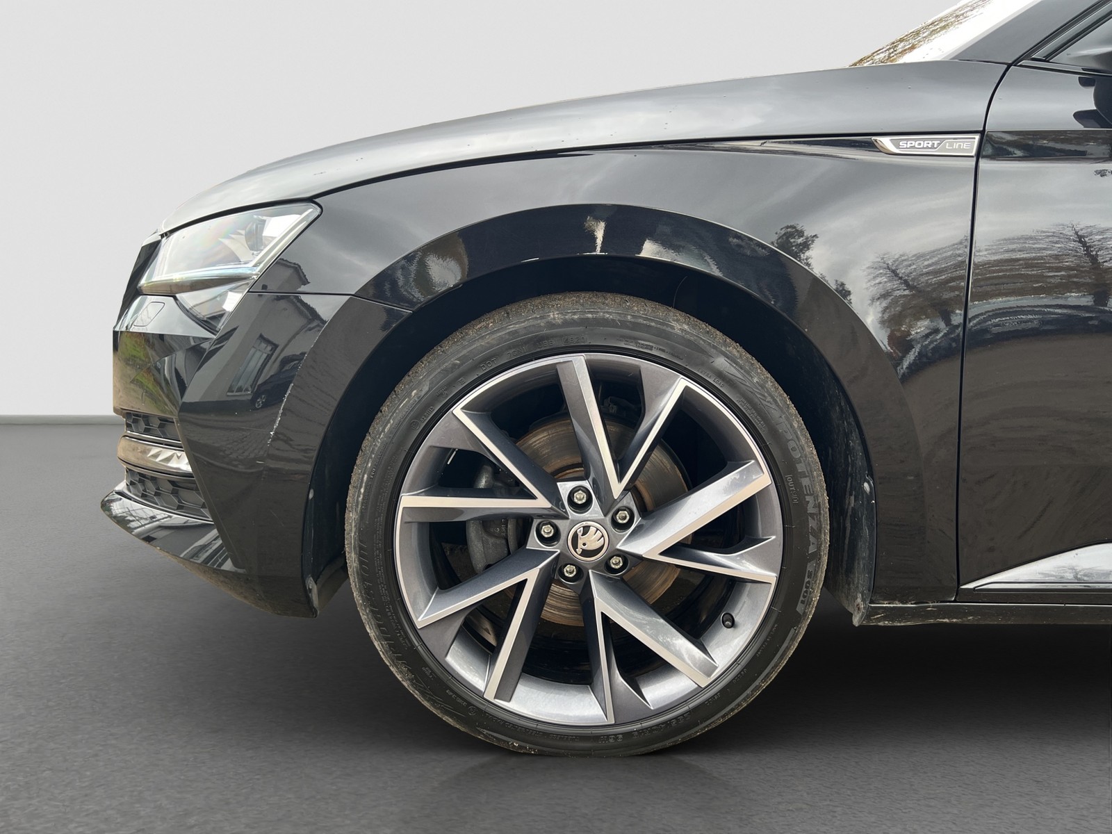 Skoda Superb Combi 1.4 iV SPORTLINE PANO AHK CAM LM19