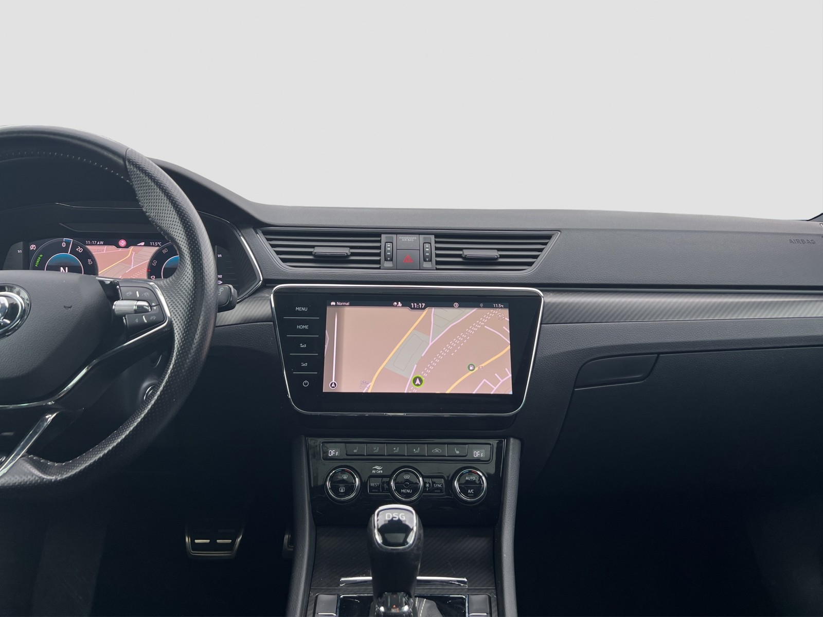 Skoda Superb Combi 1.4 iV SPORTLINE PANO AHK CAM LM19