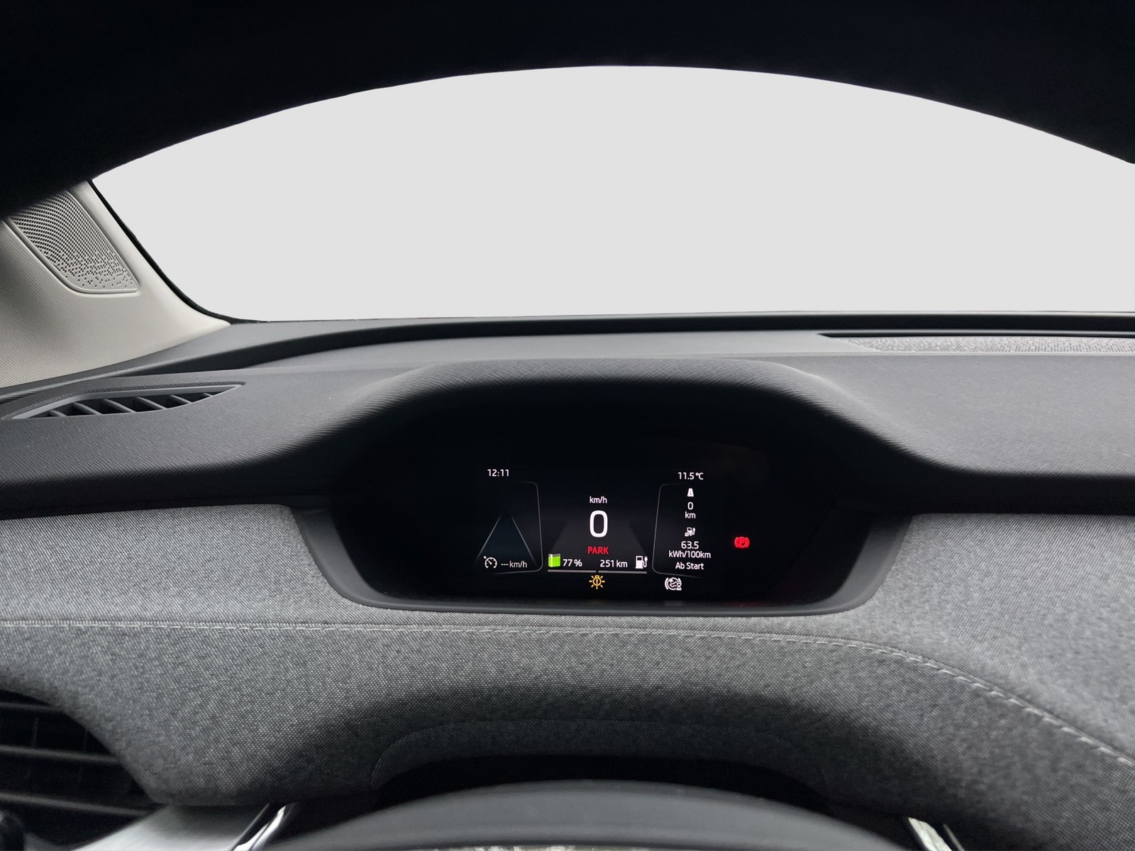 Skoda Enyaq 60 LOFT WÄRMEPUMPE PANO AHK LM19 NAVI