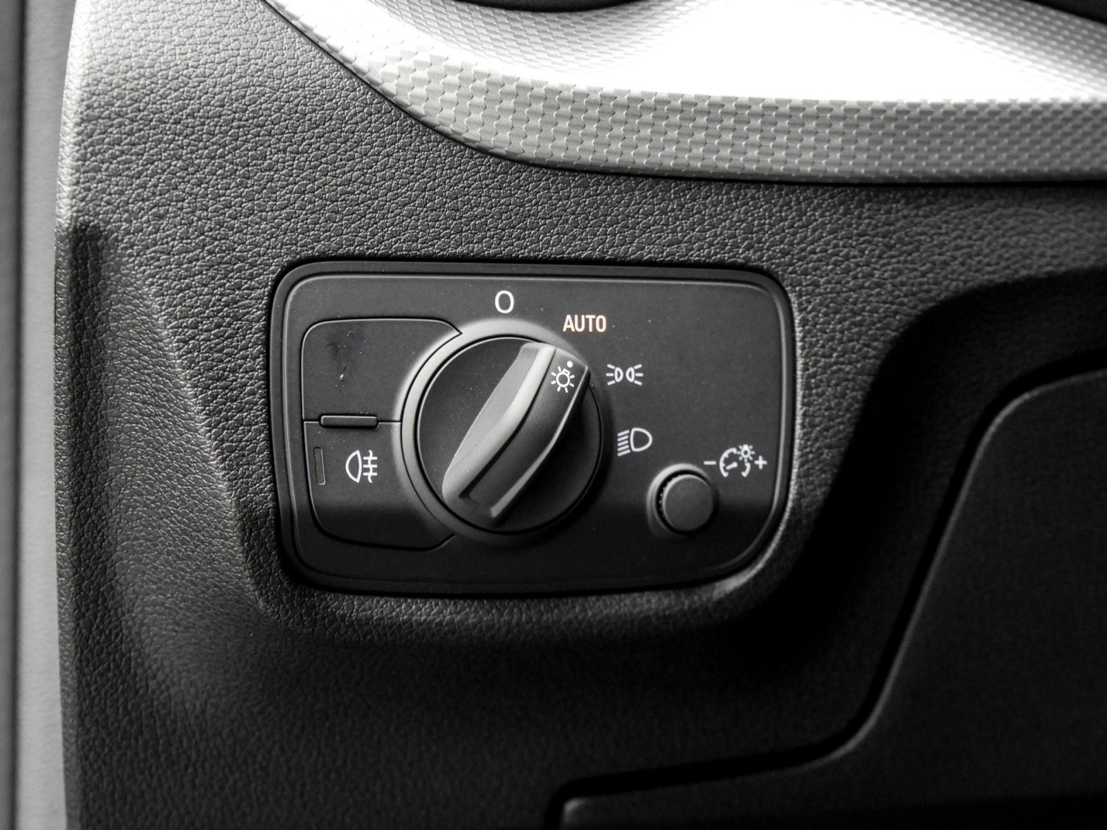 Audi Q2 30 TFSI advanced Smartphone-Interface+Sonnenschutzverglasung+StoßfängerAdvanced+Sitzheizung