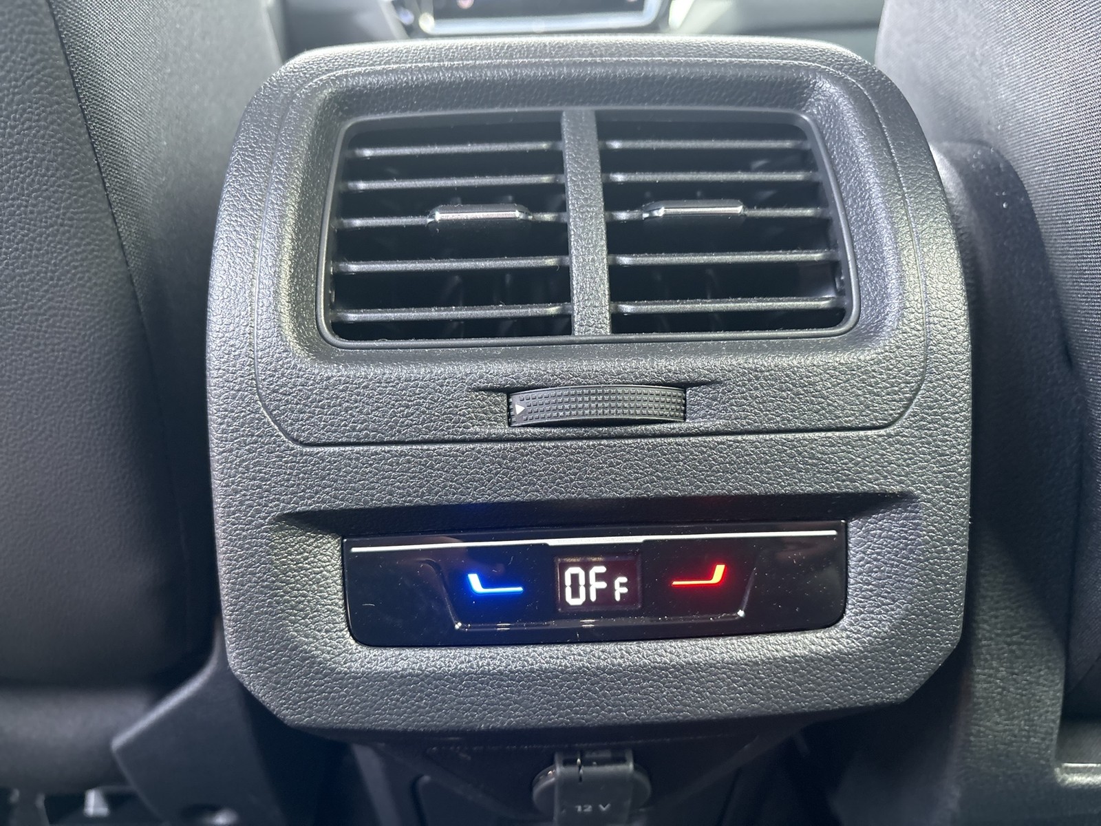 Volkswagen Touran 2.0 HIGHLINE AHK ACC LM17 NAVI CARPLAY