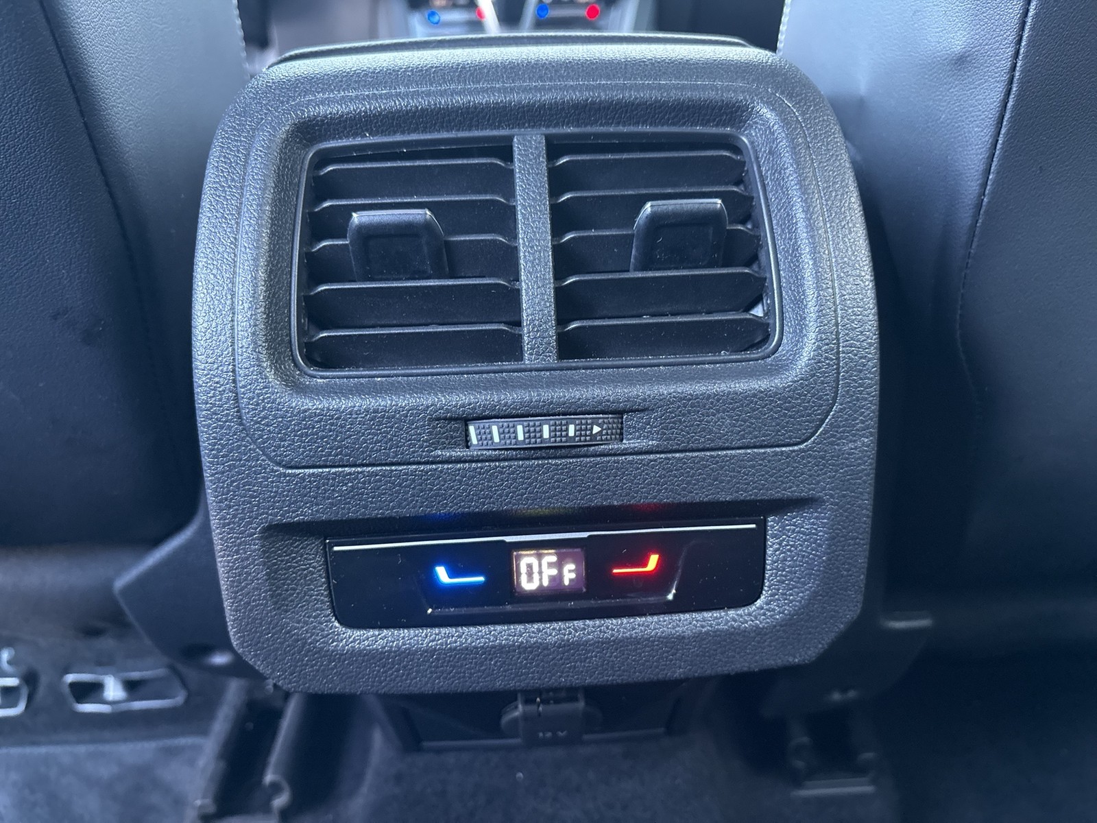 Volkswagen Touran 1.5 GOAL 7SITZE CAM ACC E-KLAPPE NAVI ALU