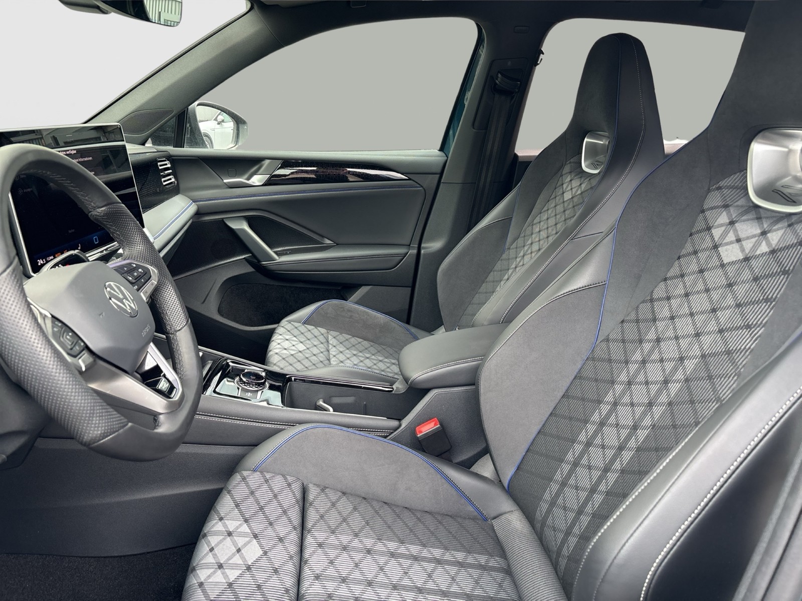 Volkswagen Tiguan 1.5 HYBRID R-LINE BLACK STYLE AHK 360°CAM