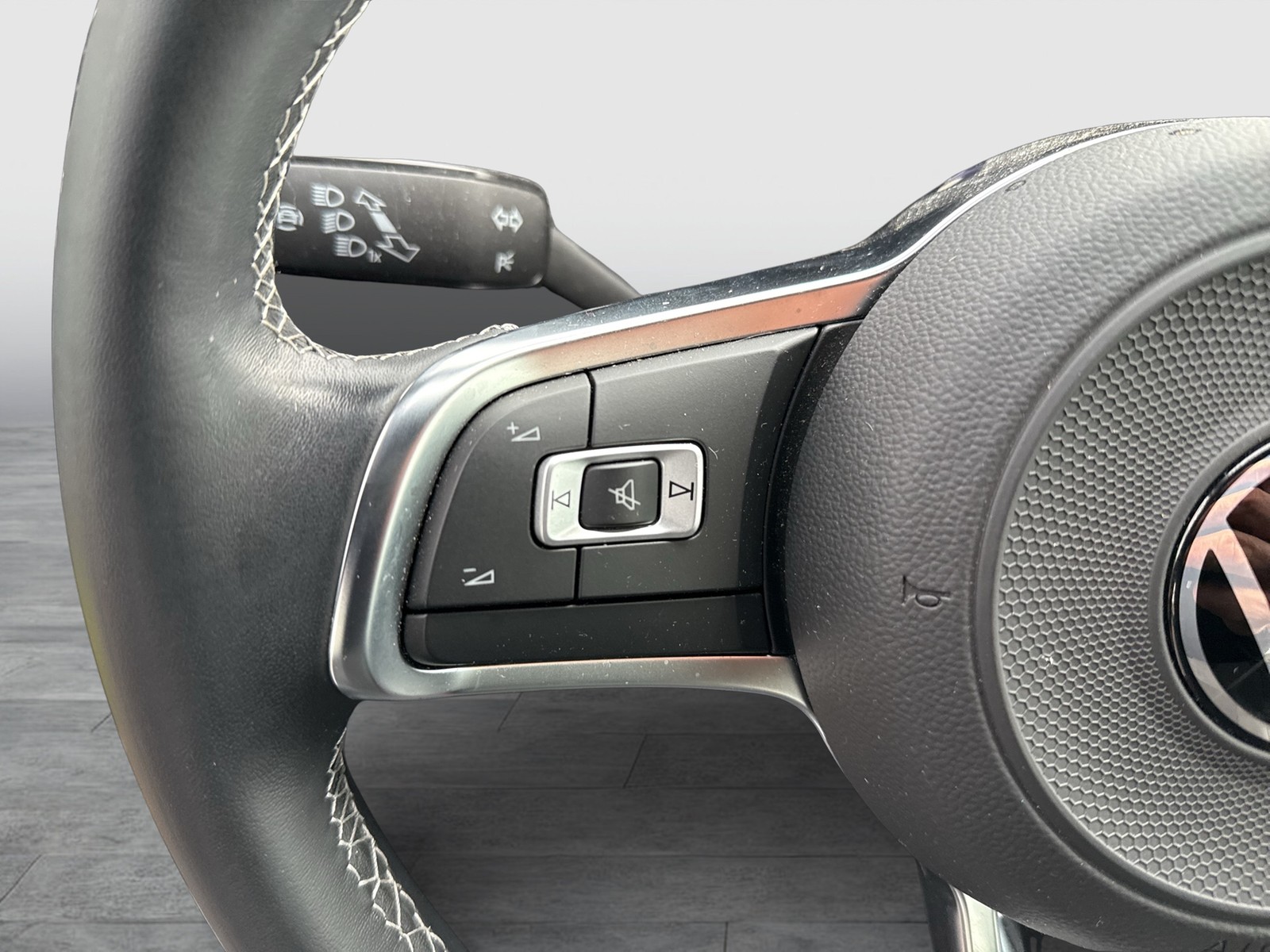 Volkswagen T-Roc Cabrio 1.5 R-LINE ALU EINPARKHILFE DAB+