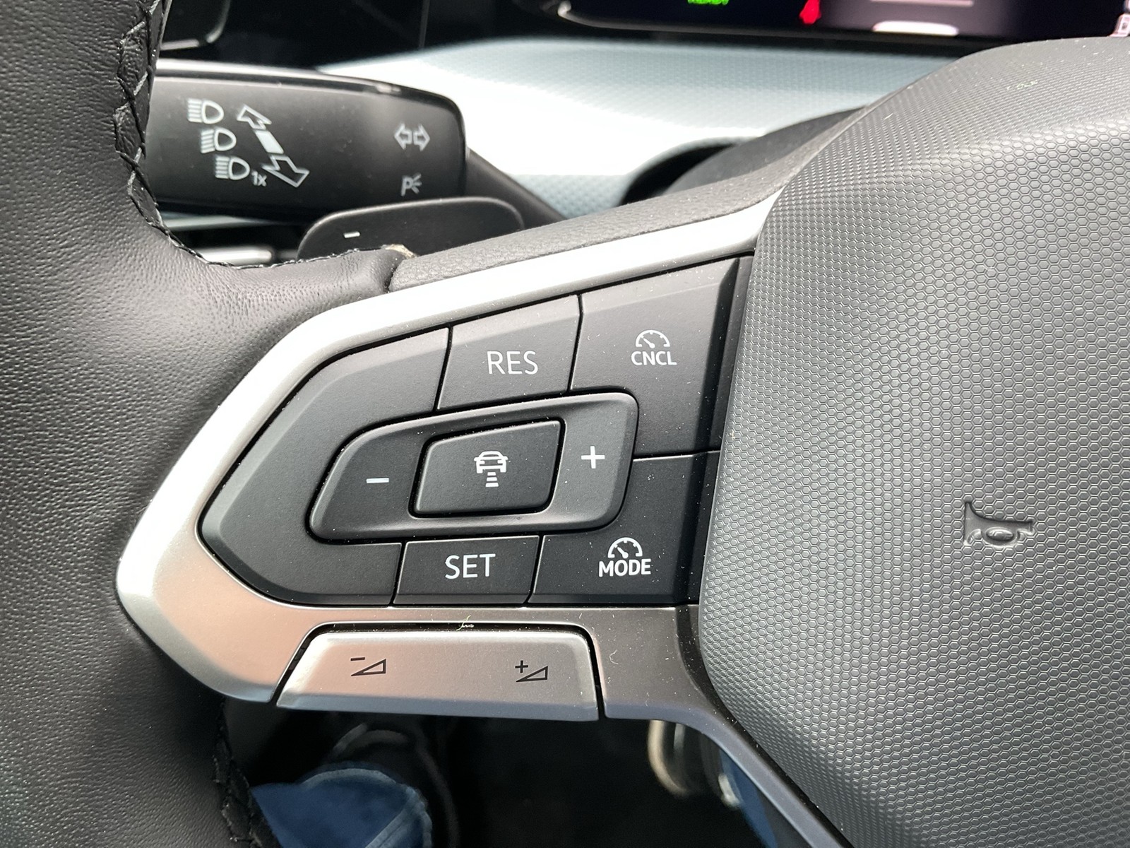 Volkswagen Golf Variant VIII 1.5 eTSI GOAL CAM ACC LM17 NAVI
