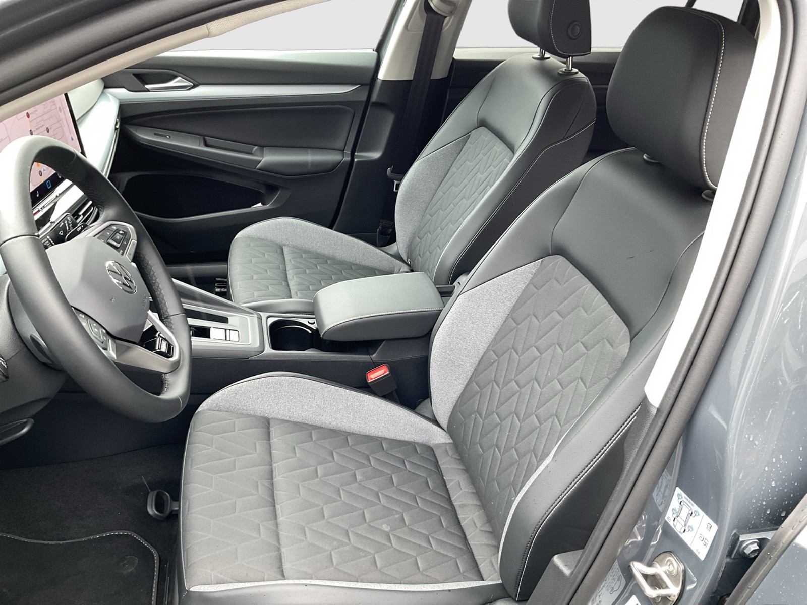 Volkswagen Golf Variant VIII 1.5 eTSI GOAL CAM ACC LM17 NAVI