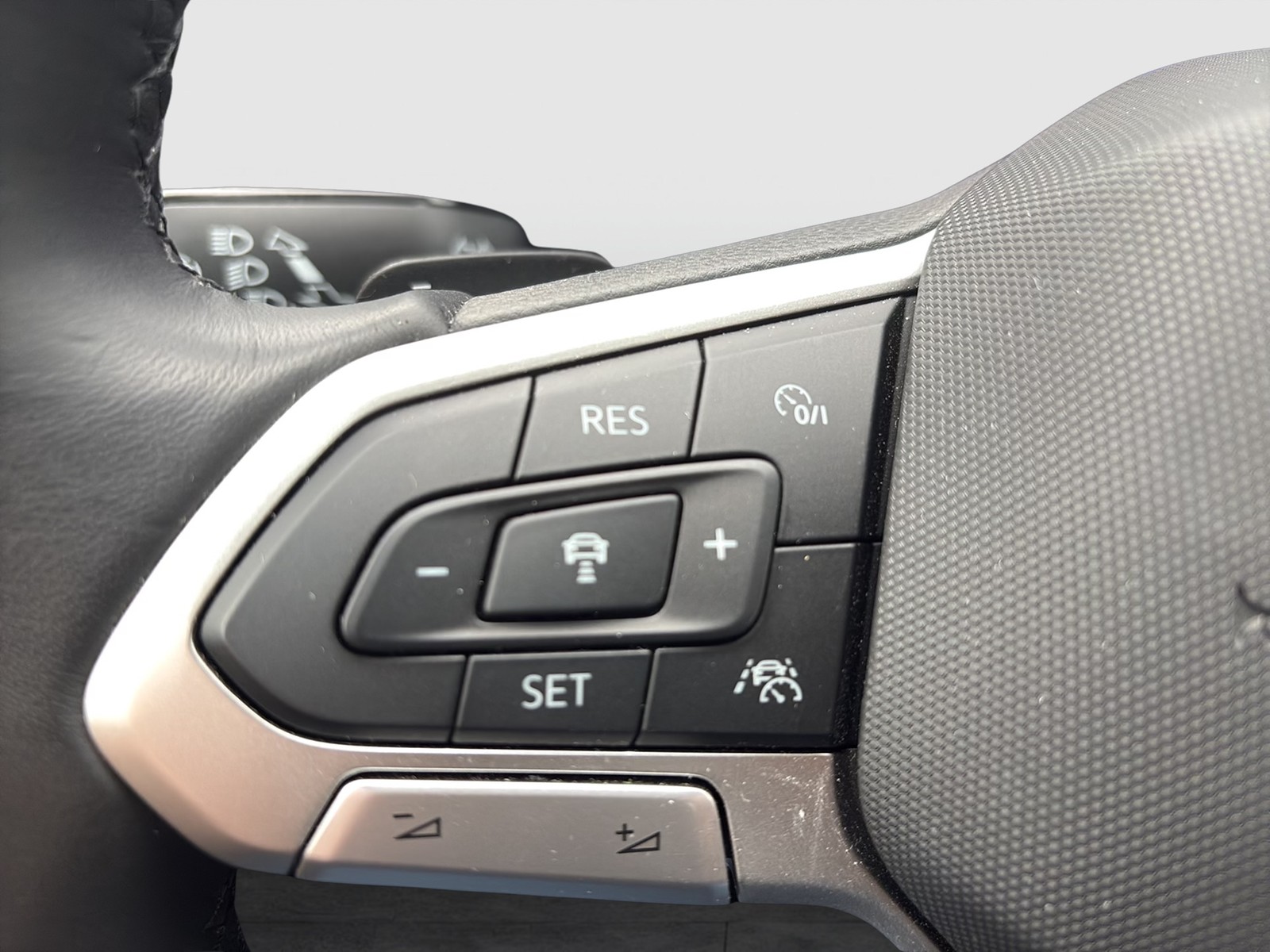 Volkswagen T-Cross 1.0 LIFE ACC CARPLAY ALU SITZHEIZUNG LED