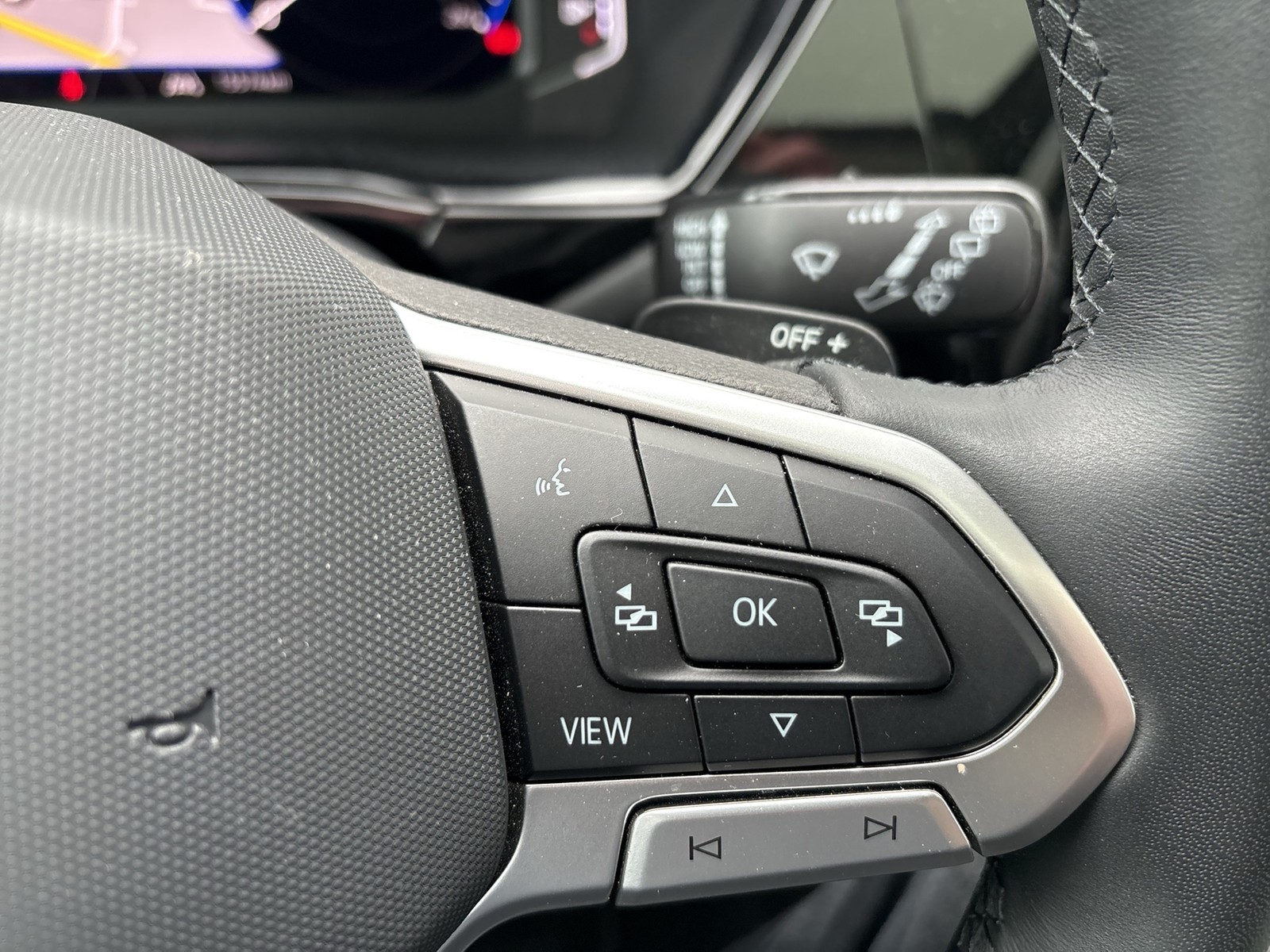 Volkswagen Touran 2.0 HIGHLINE PANO AHK ACC LM17 E-KLAPPE