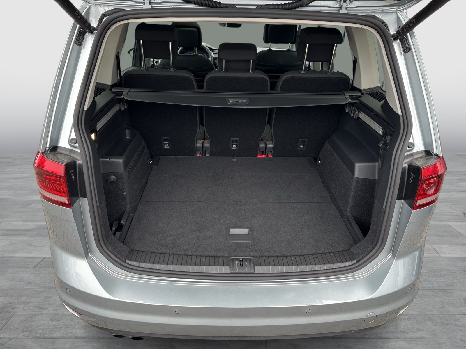 Volkswagen Touran 2.0 HIGHLINE PANO AHK ACC LM17 E-KLAPPE