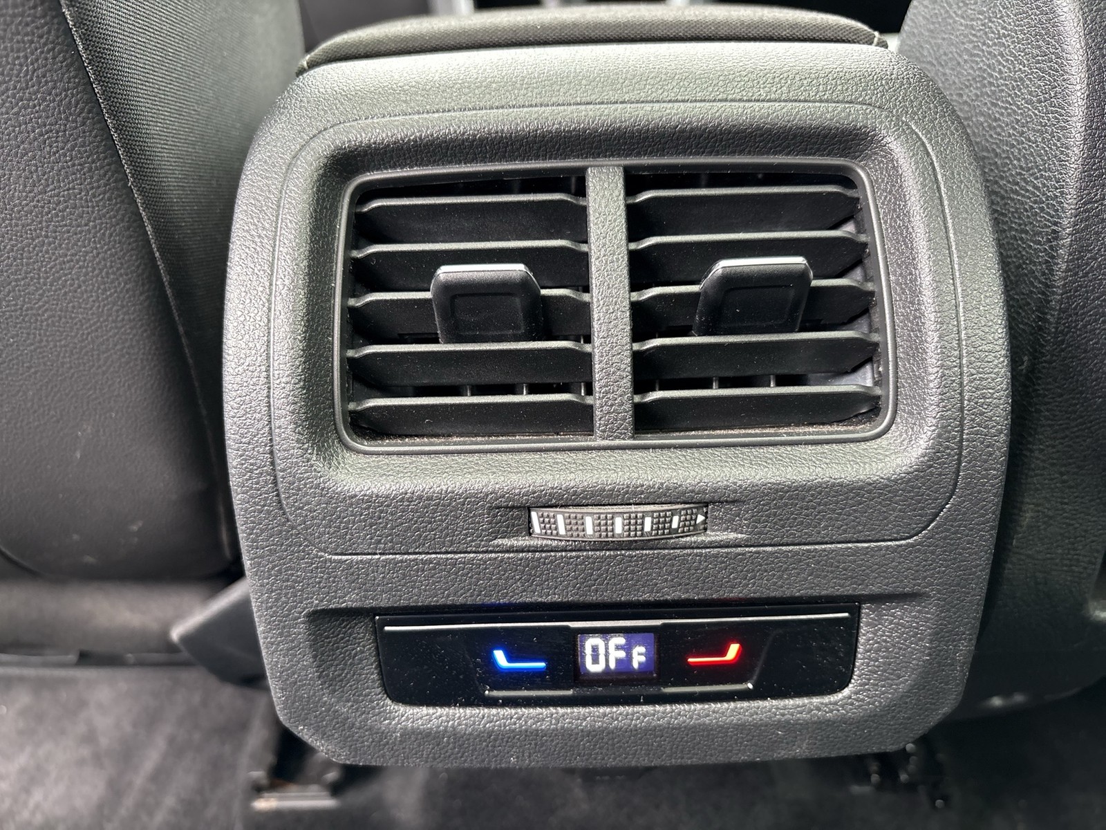 Volkswagen Touran 2.0 HIGHLINE PANO AHK ACC LM17 E-KLAPPE