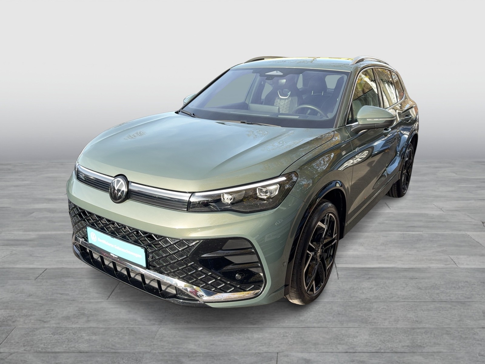 Volkswagen Tiguan 2.0 R-LINE 4X4 NEUES MODELL AHK CAM LM20