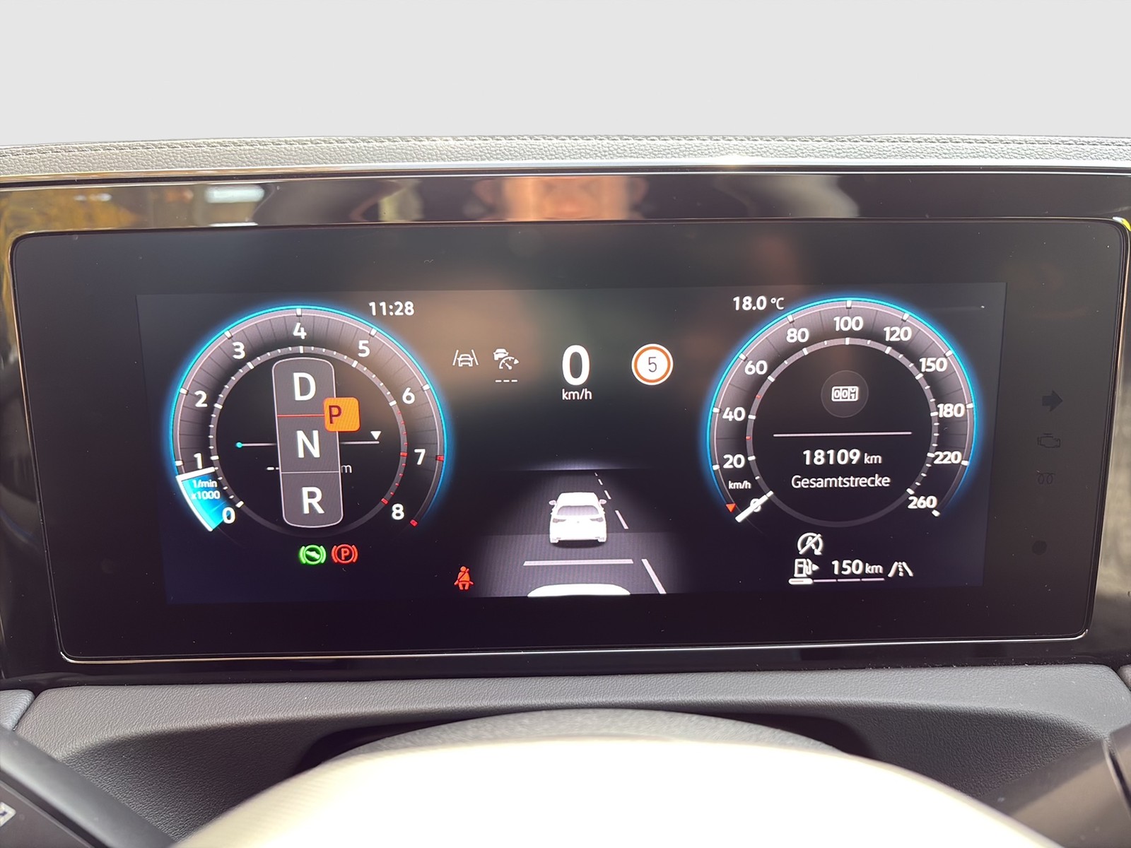 Volkswagen Tiguan 2.0 R-LINE 4X4 NEUES MODELL AHK CAM LM20