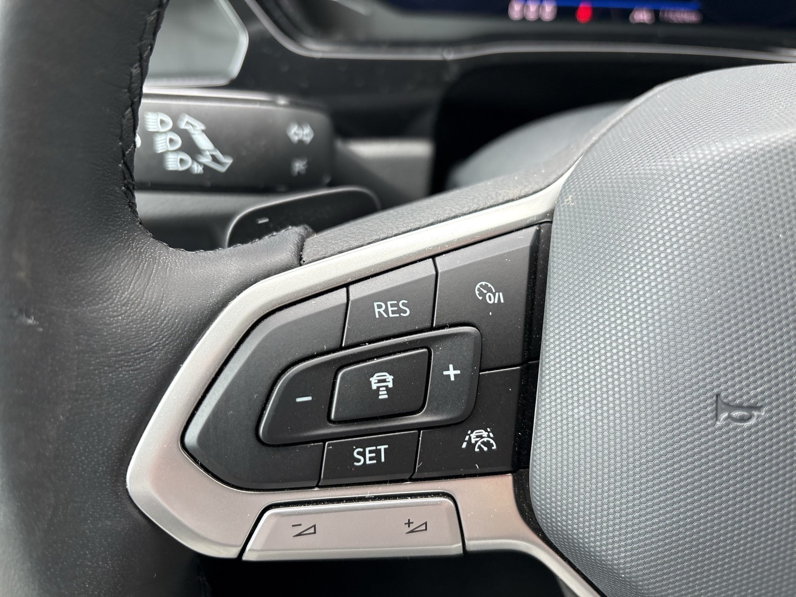 Volkswagen Touran 2.0 HIGHLINE STANDHZ. AHK ACC LM17 NAVI