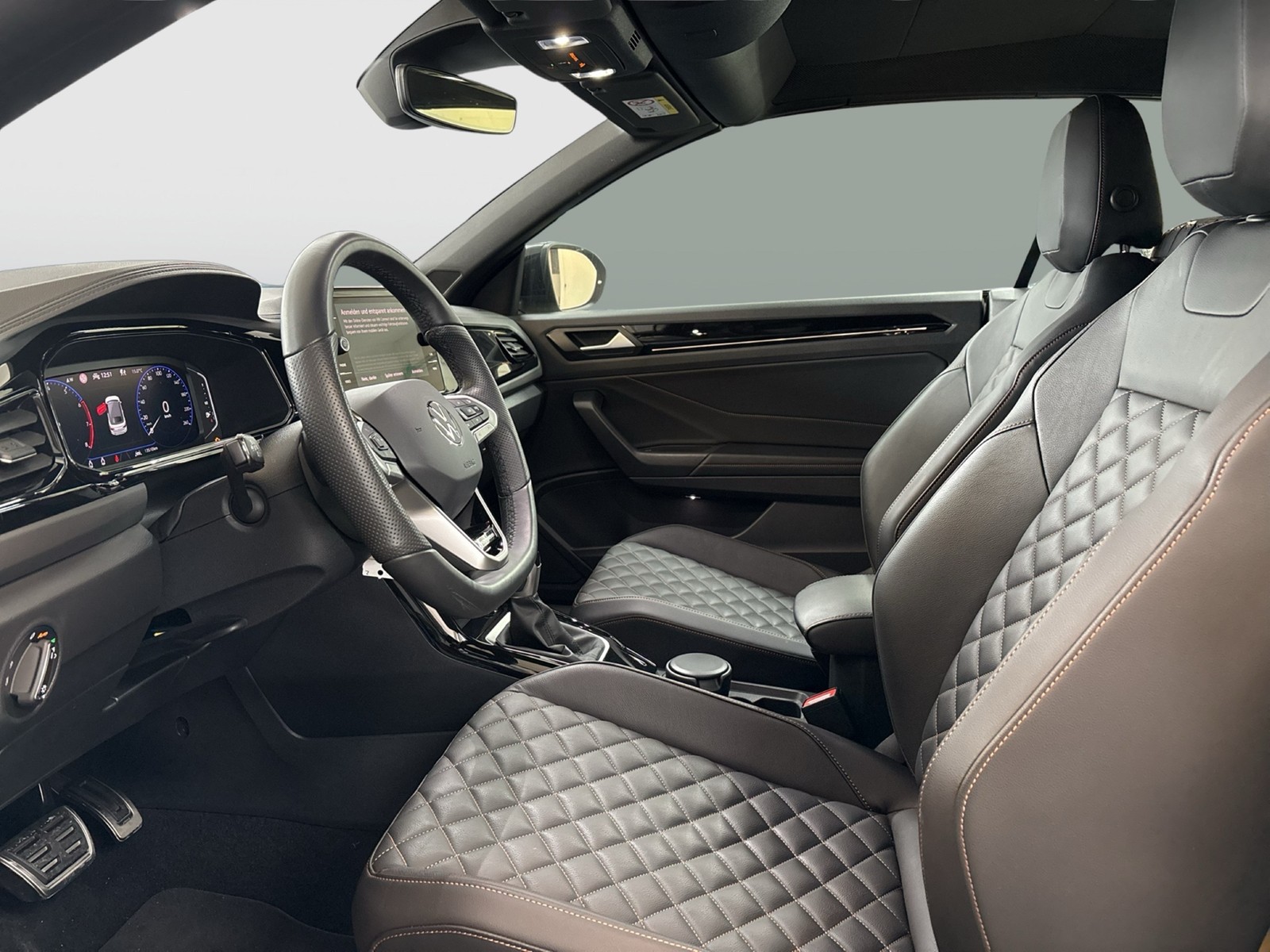 Volkswagen T-Roc Cabriolet 1.5 R-LINE EDITION KARMANN LEDER