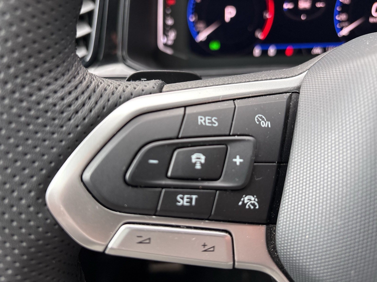 Volkswagen T-Roc Cabriolet 1.5 R-LINE EDITION KARMANN LEDER