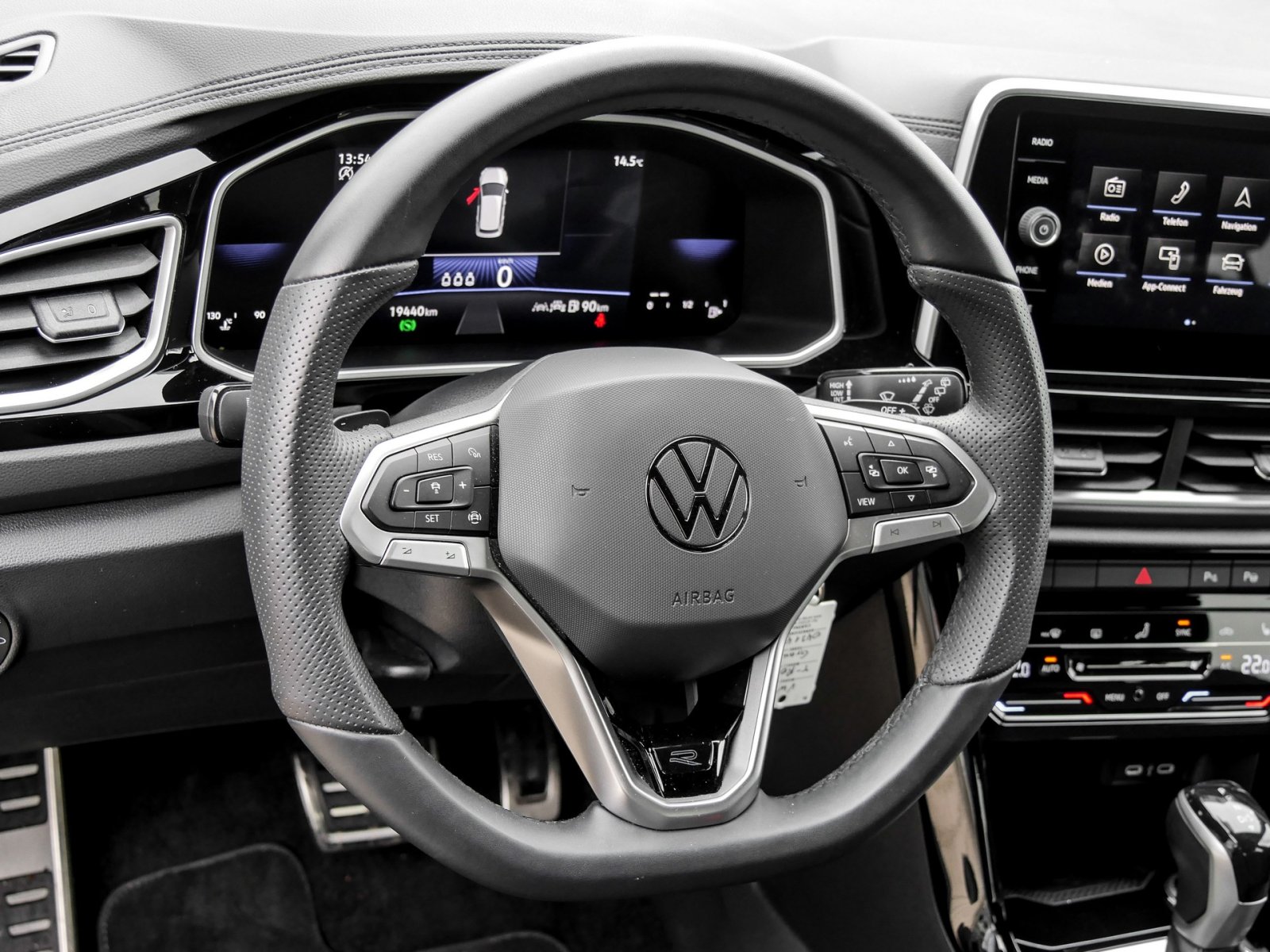 Volkswagen T-Roc 2.0 R-LINE AHK CAM ACC LM17 NAVI CARPLAY