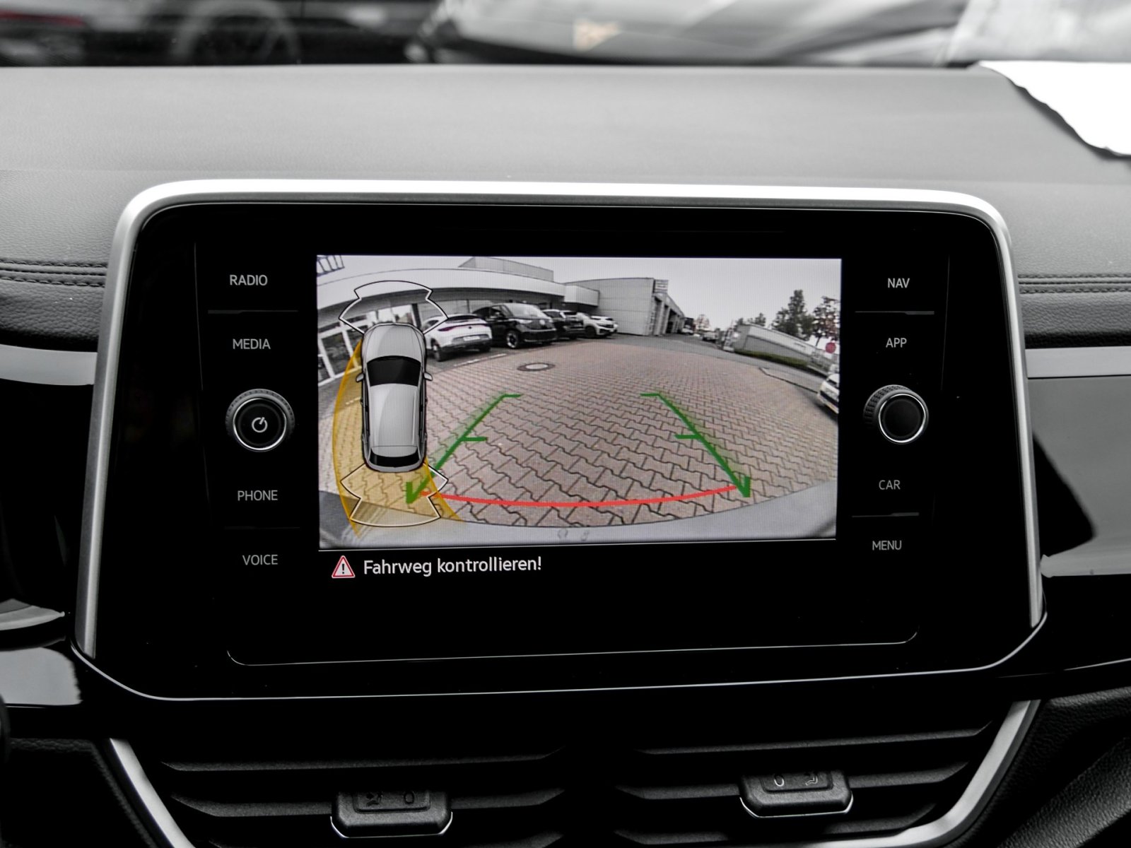 Volkswagen T-Roc 2.0 R-LINE AHK CAM ACC LM17 NAVI CARPLAY