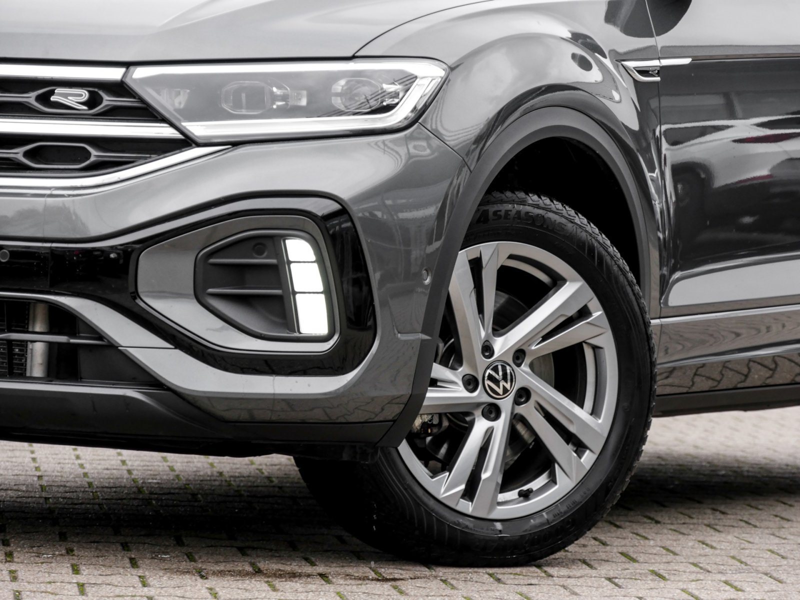 Volkswagen T-Roc 2.0 R-LINE AHK CAM ACC LM17 NAVI CARPLAY