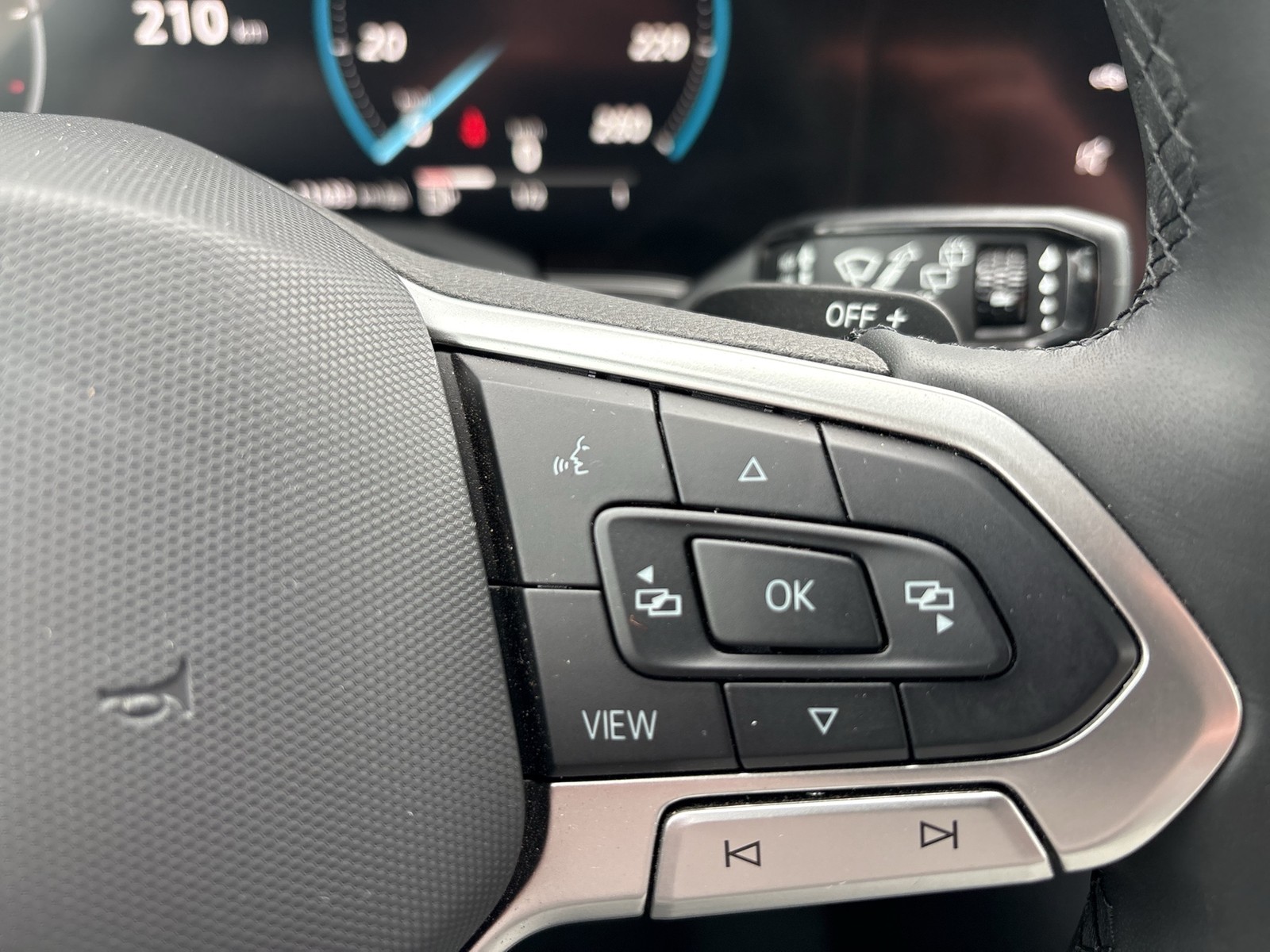 Volkswagen Touareg V6 4X4 LEDER AHK CAM ACC LM19 NAVI
