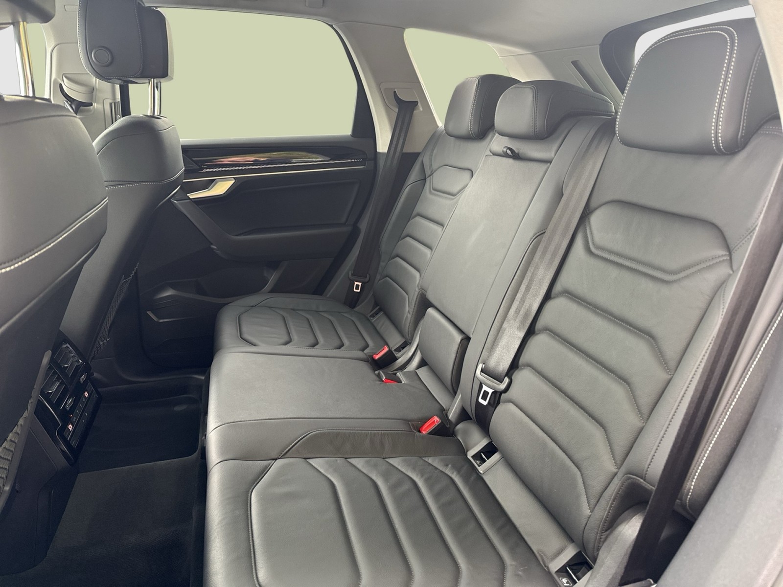 Volkswagen Touareg V6 4X4 LEDER AHK CAM ACC LM19 NAVI