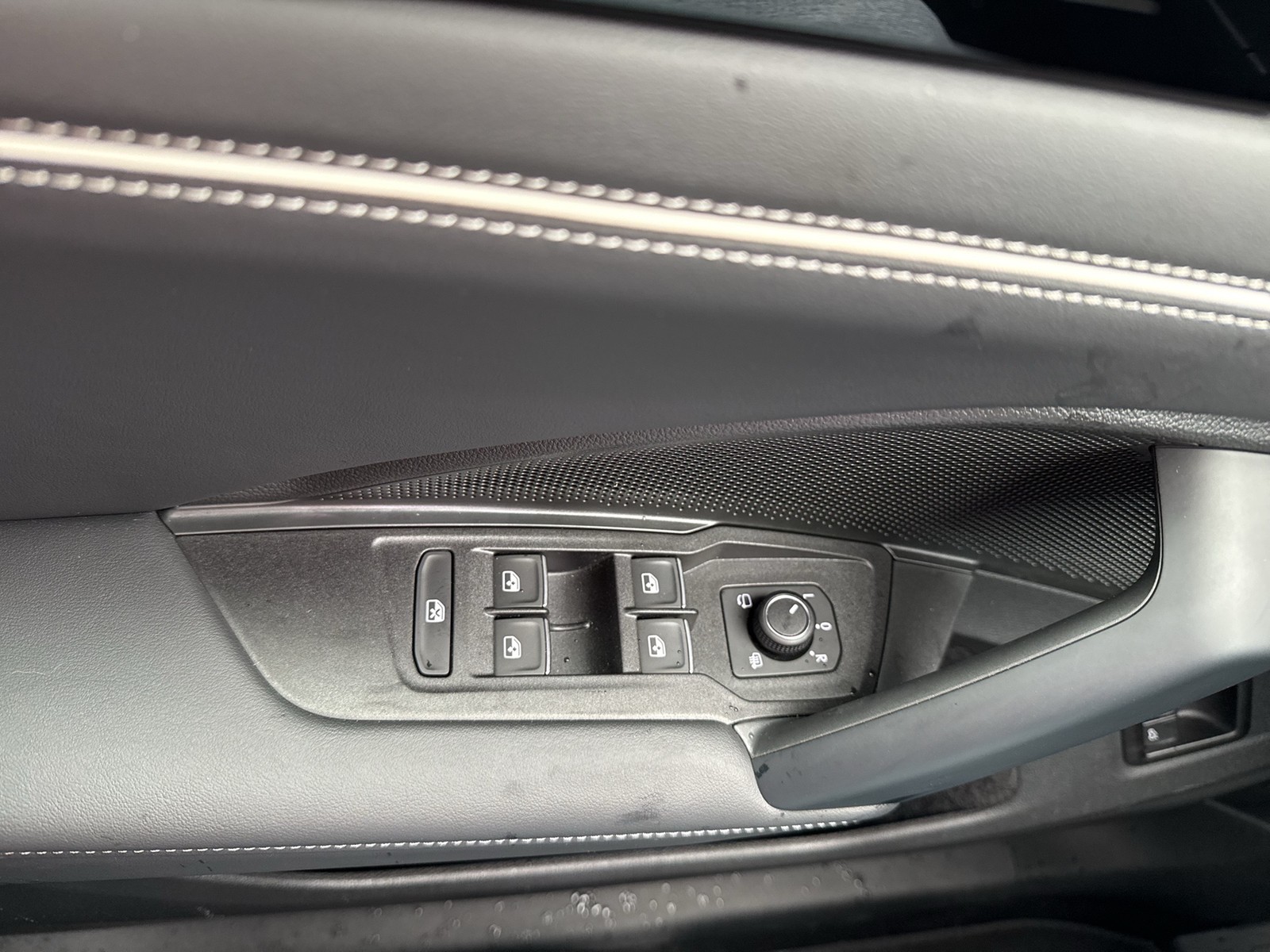Volkswagen Tiguan 1.5 HYBRID ELEGANCE AHK CAM ACC LM18 NAVI