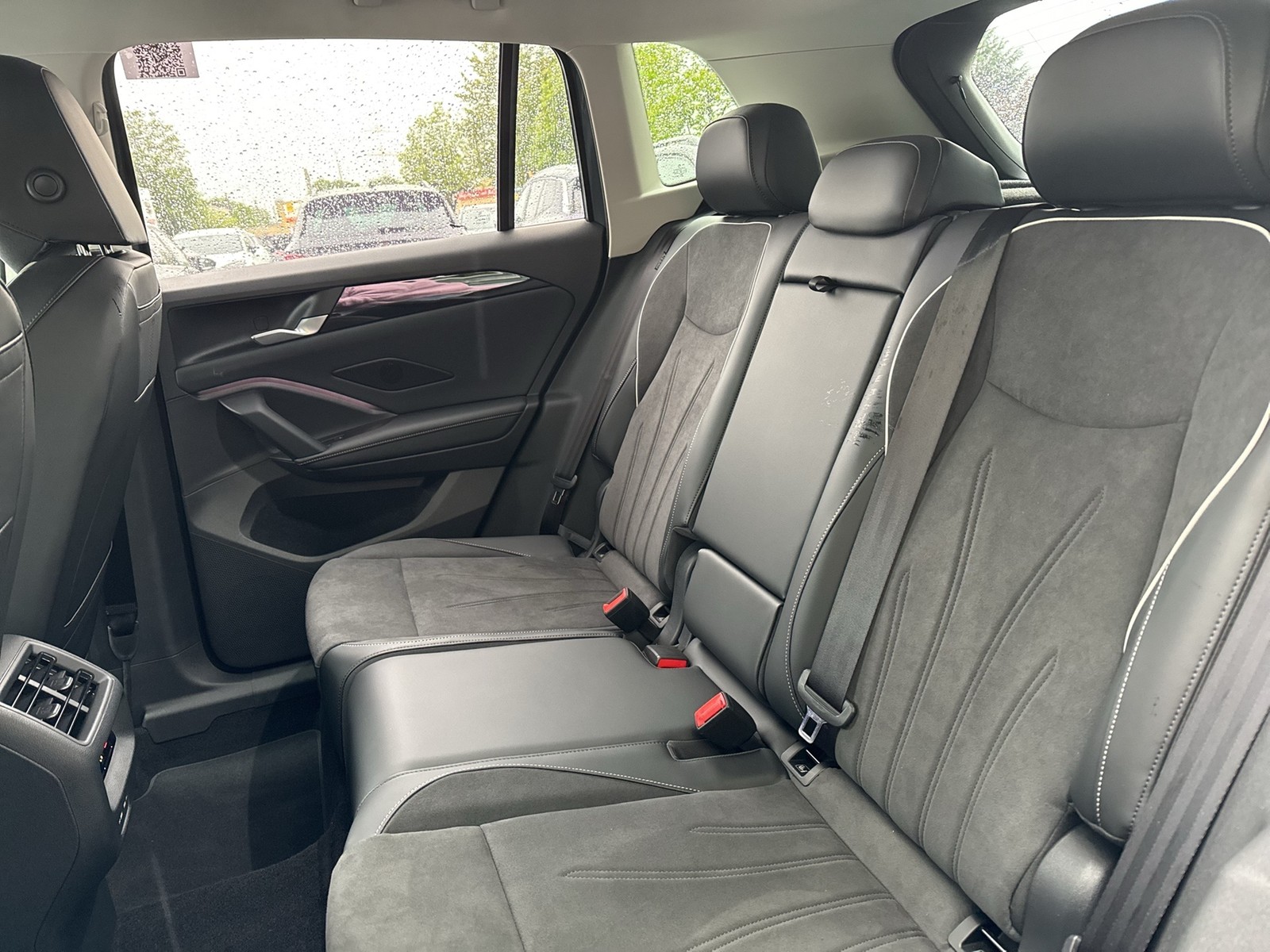 Volkswagen Tiguan 1.5 HYBRID ELEGANCE AHK CAM ACC LM18 NAVI
