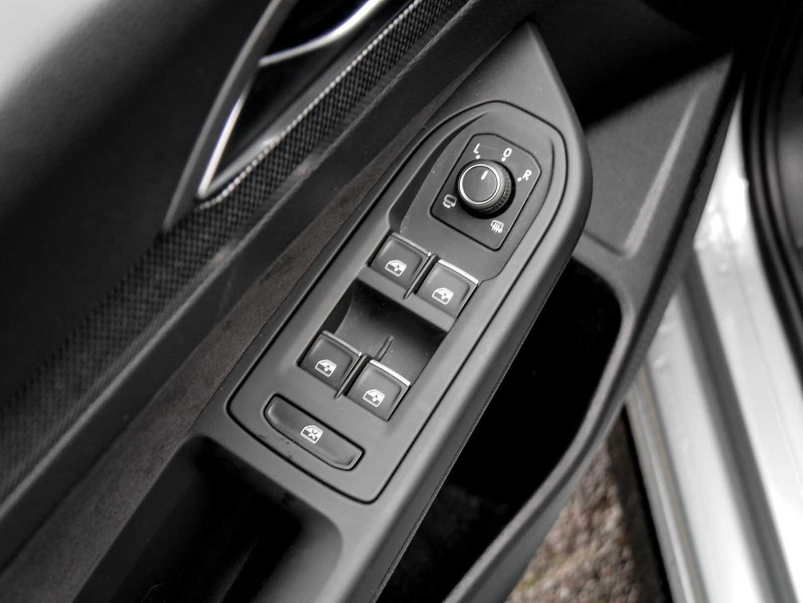 Volkswagen Golf Variant VIII 1.5 R-LINE FACELIFT PANO CAM