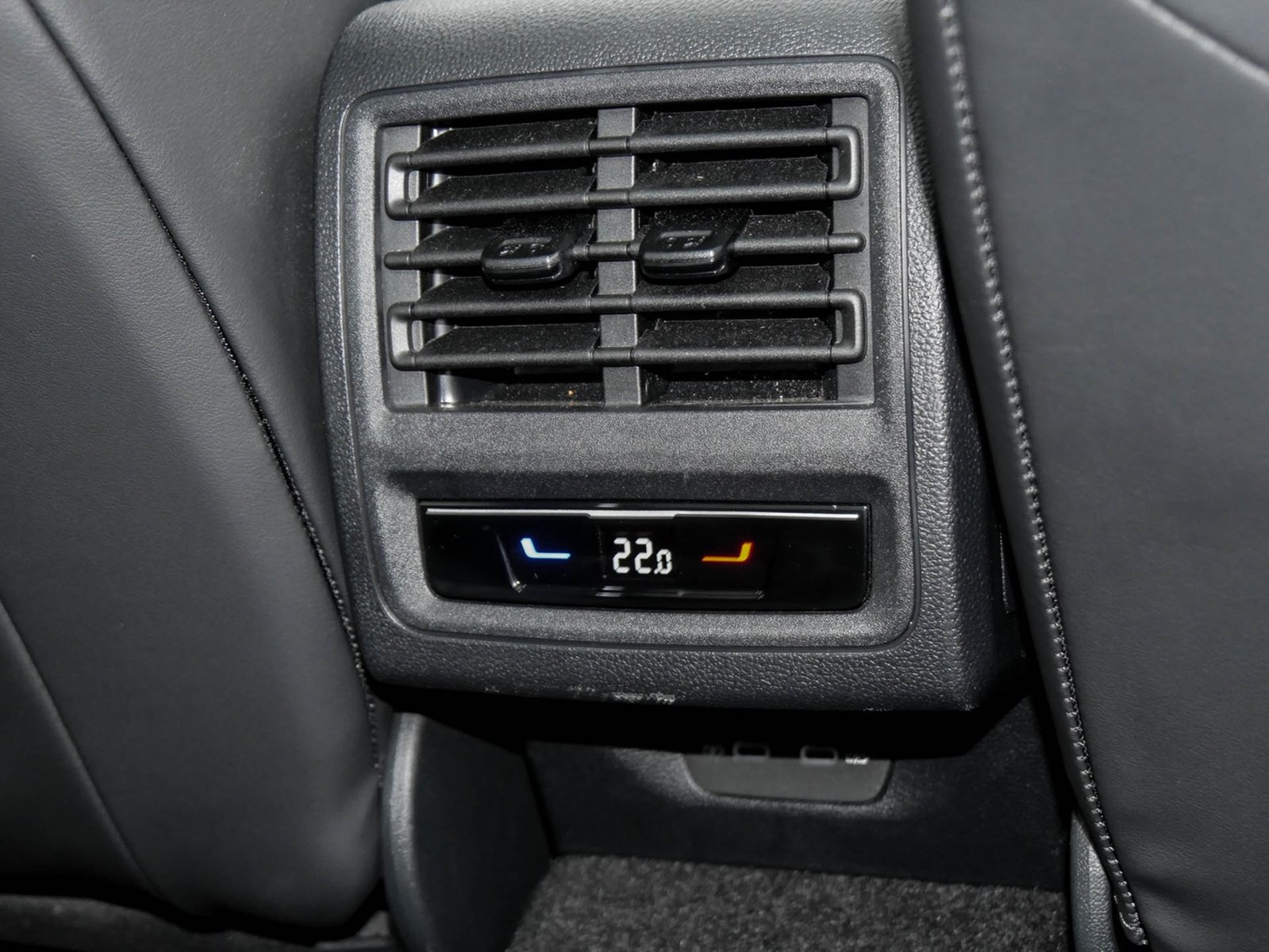 Volkswagen Golf Variant VIII 1.5 R-LINE FACELIFT PANO CAM