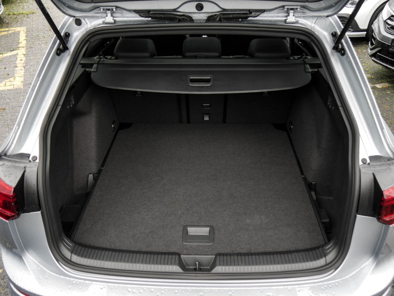 Volkswagen Golf Variant VIII 1.5 R-LINE FACELIFT PANO CAM