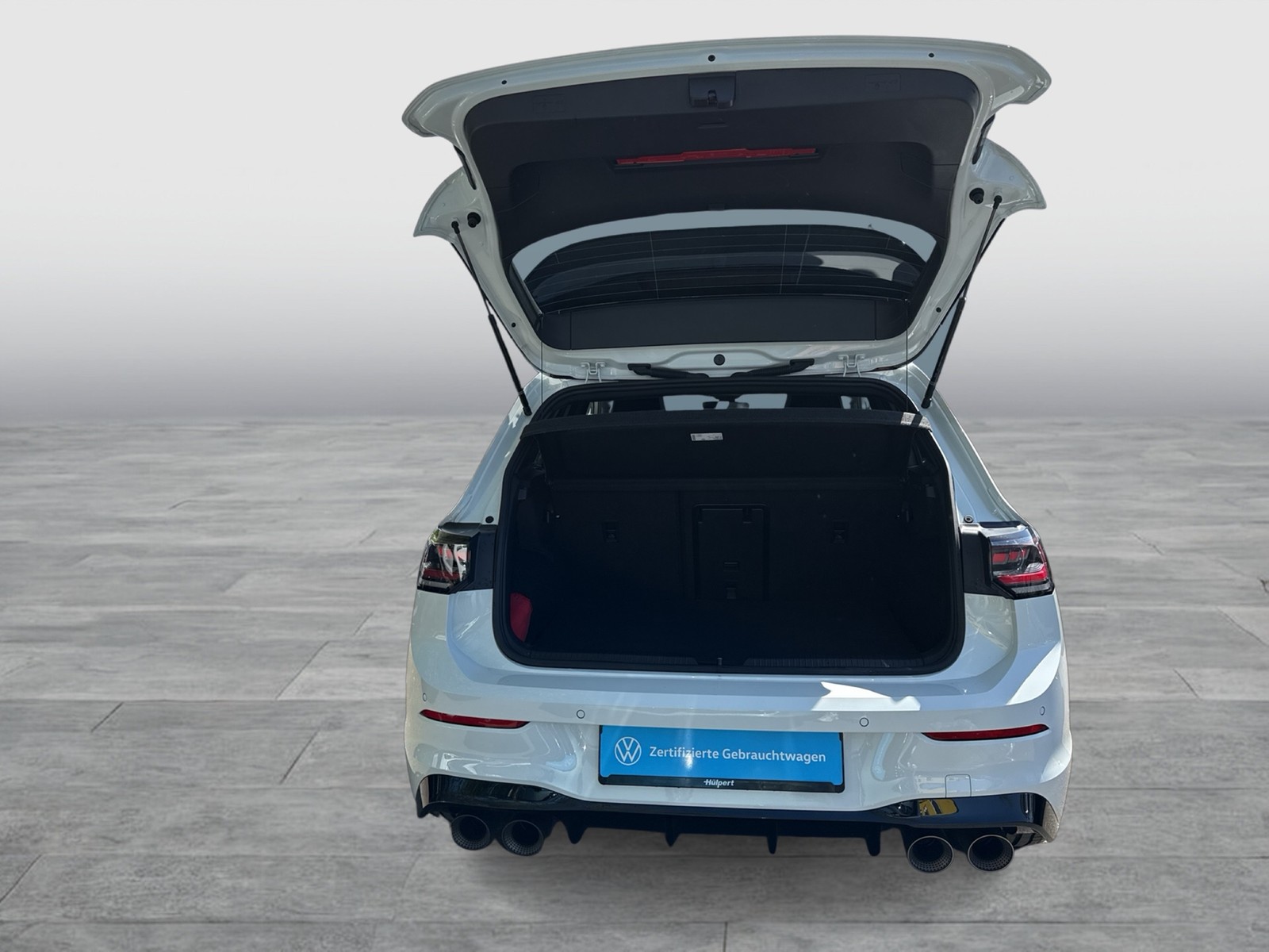 Volkswagen Golf VIII 2.0 R BLACK EDITION 4X4 AKRAPOVIC LM19