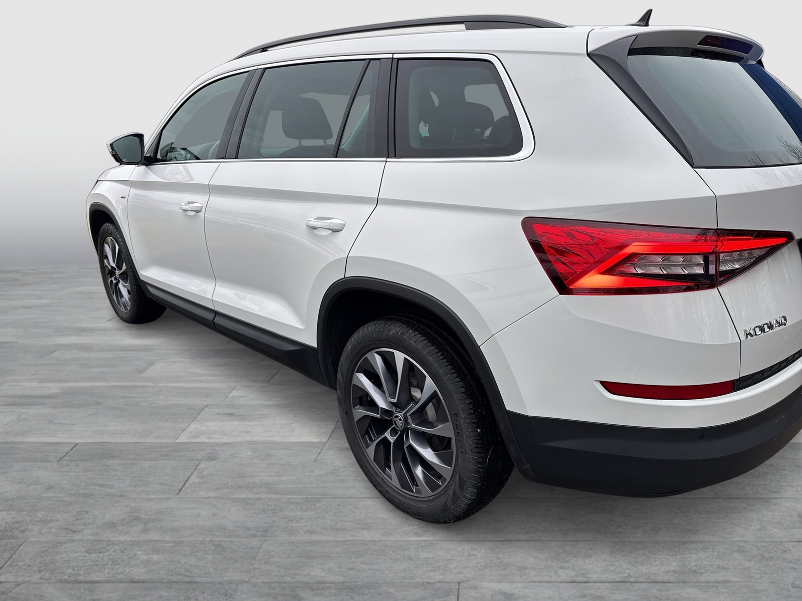 Skoda Kodiaq 1.5 DRIVE 125 AHK ACC ALU19 eKLAPPE NAVI