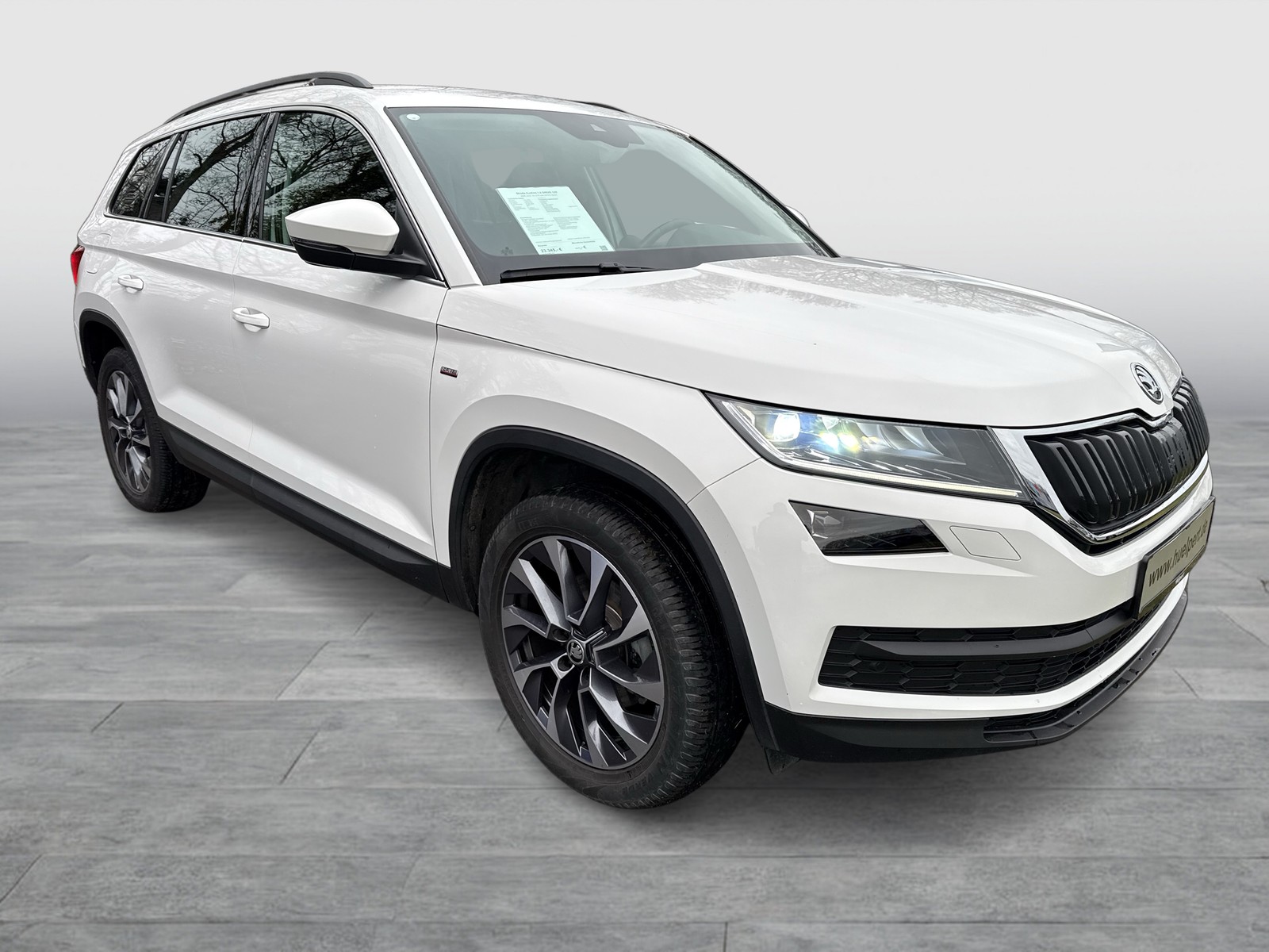Skoda Kodiaq 1.5 DRIVE 125 AHK ACC ALU19 eKLAPPE NAVI