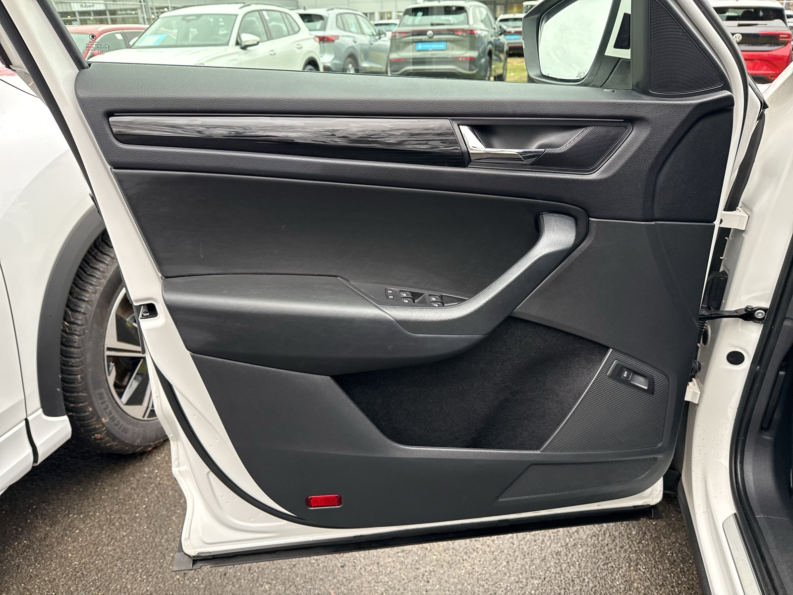 Skoda Kodiaq 1.5 DRIVE 125 AHK ACC ALU19 eKLAPPE NAVI