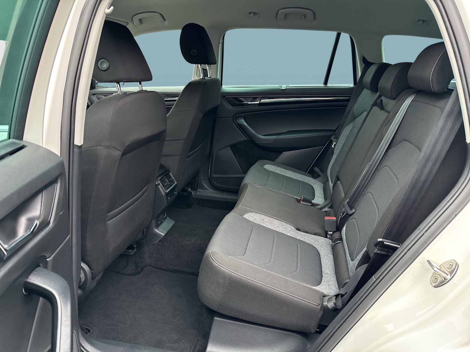 Skoda Kodiaq 1.5 DRIVE 125 AHK ACC ALU19 eKLAPPE NAVI