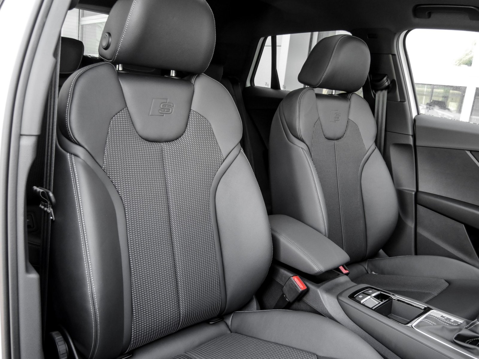 Audi Q2 35 TFSI S tronic S Line MatrixLED+Assistenzpaket+Pano+Sline+