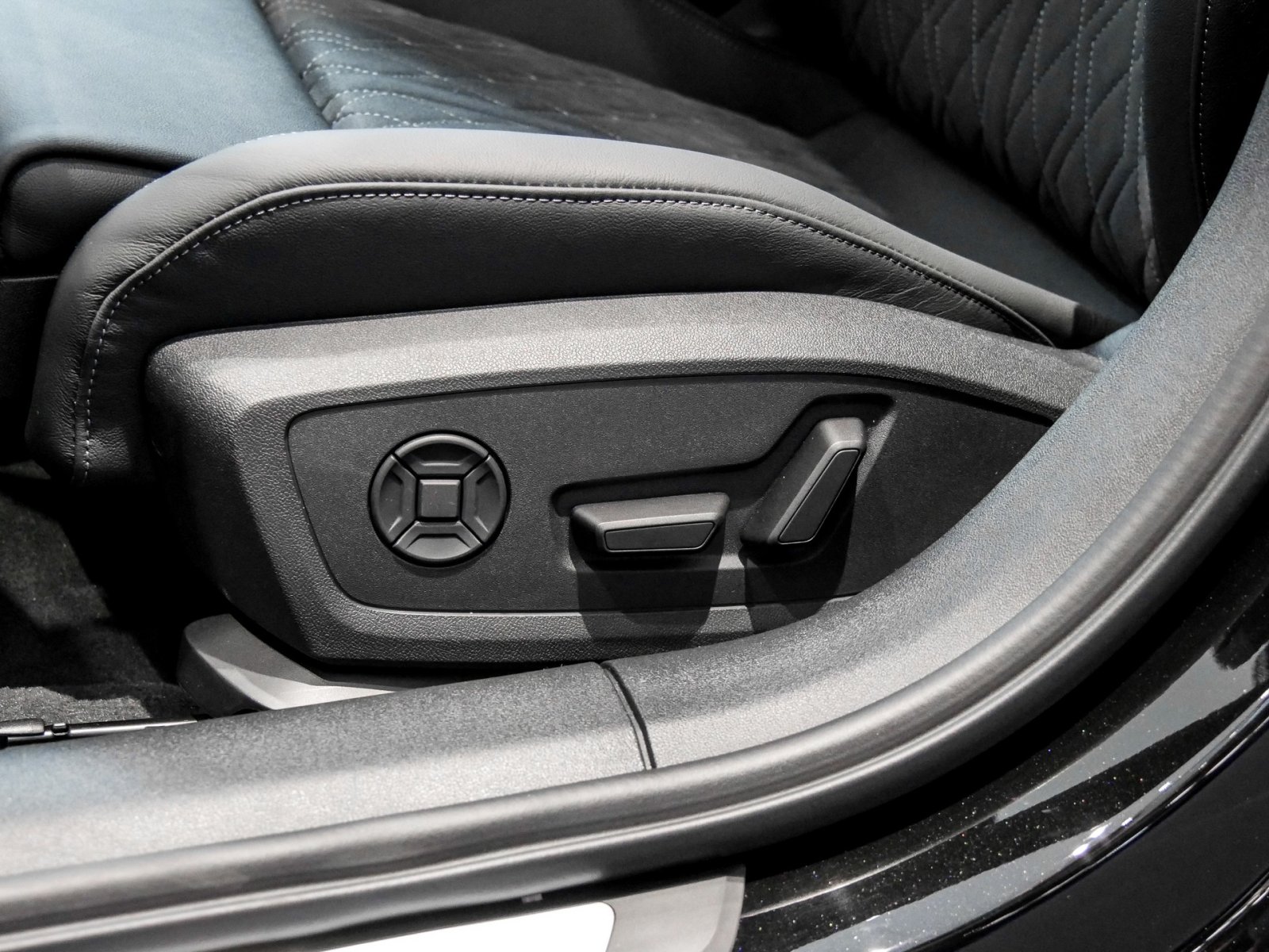 Audi A6 Limousine e-hybrid quattro S tronic S Line TechPlus+EditionOne+Carbon+Sportsitze+