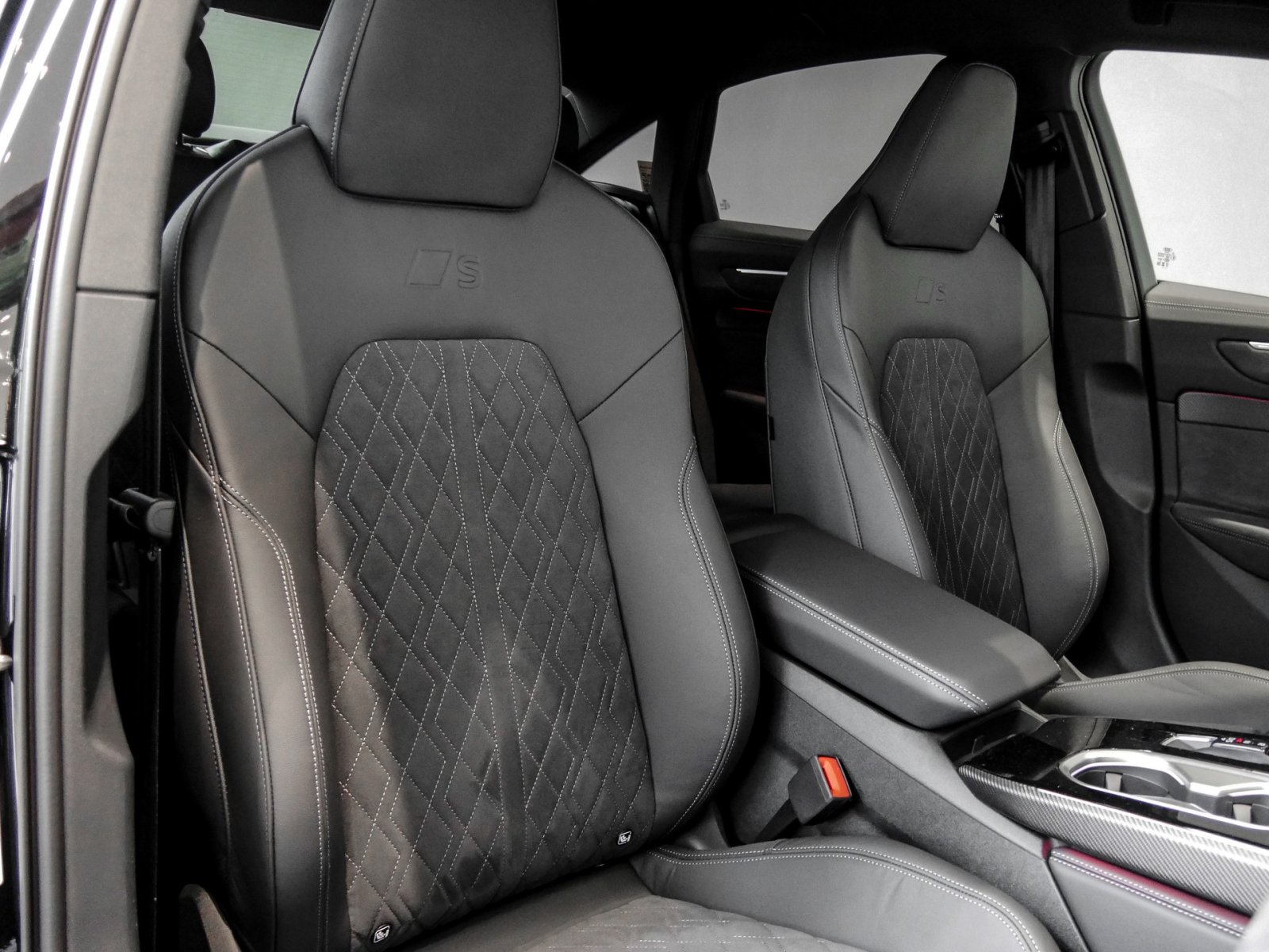 Audi A6 Limousine e-hybrid quattro S tronic S Line TechPlus+EditionOne+Carbon+Sportsitze+