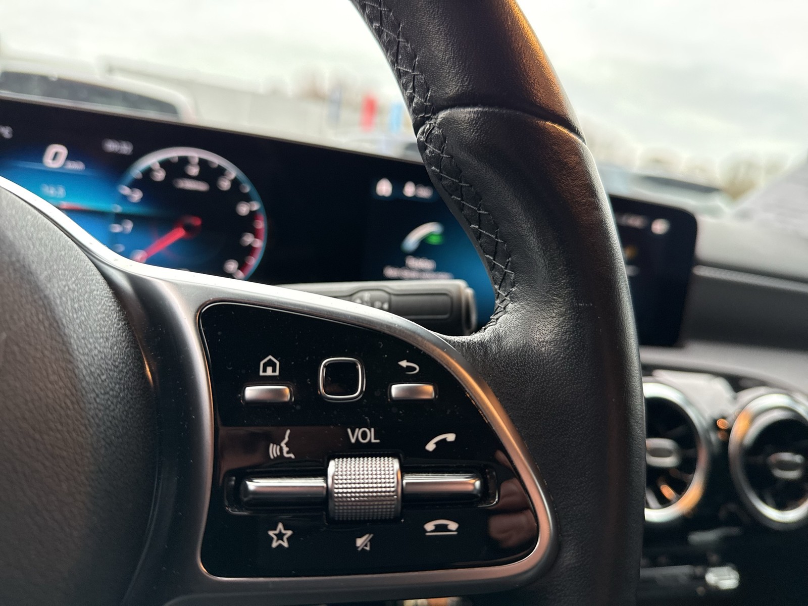 Mercedes-Benz A 250 PROGRESSIVE PANO CAM LM18 NAVI SITZHEIZUNG