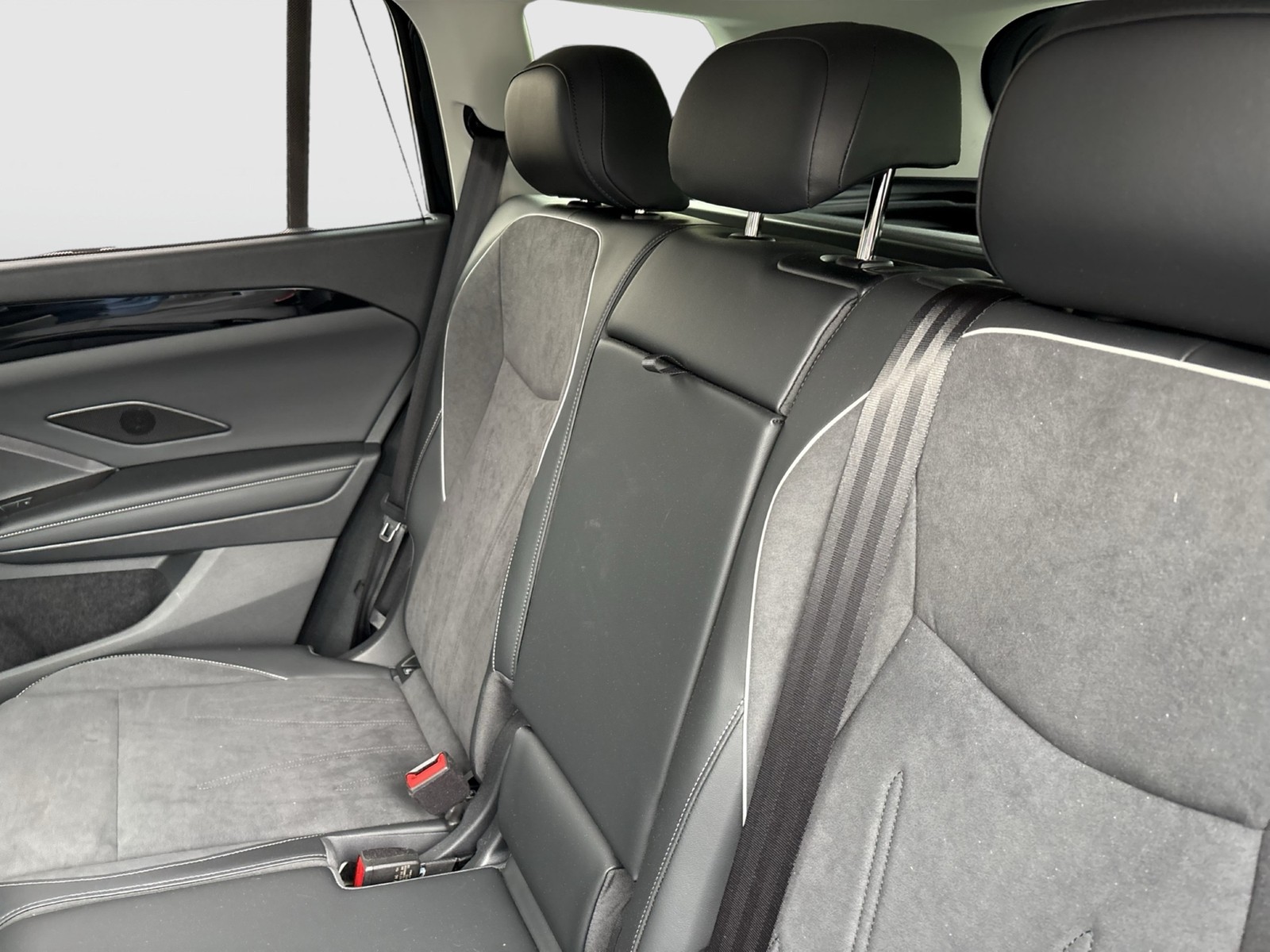 Volkswagen Tayron 1.5 HYBRID ELEGANCE 360°CAM ACC LM18 NAVI