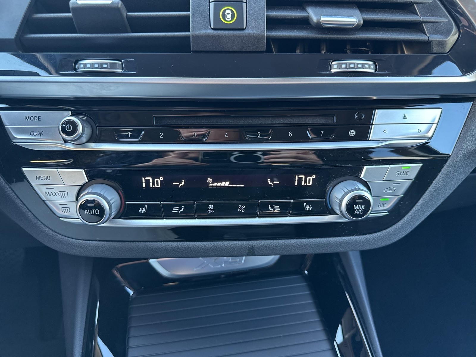 BMW X3 20 i xLine 4X4 LEDER STANDHZ AHK CAM ALU19"