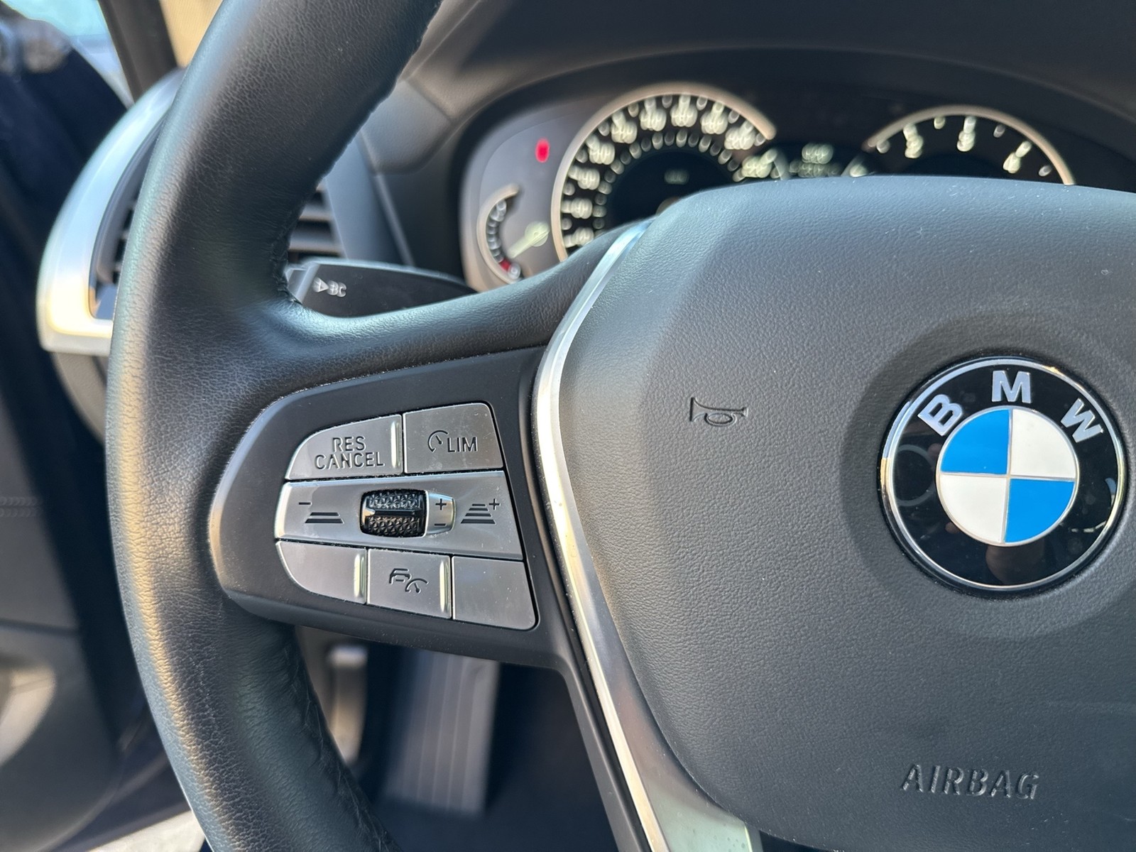 BMW X3 20 i xLine 4X4 LEDER STANDHZ AHK CAM ALU19"