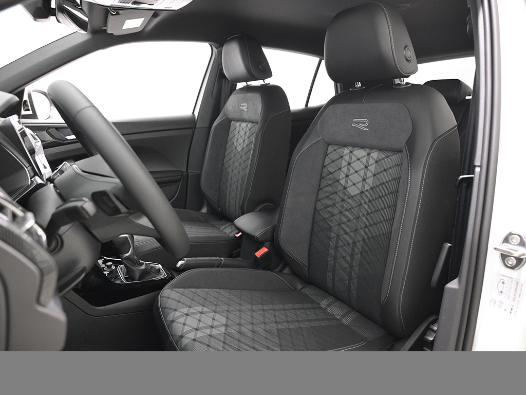 Volkswagen T-Cross 1.5 TSI R-LINE DSG ALLWETTERREIFEN AHK NAVI-PRO CAM