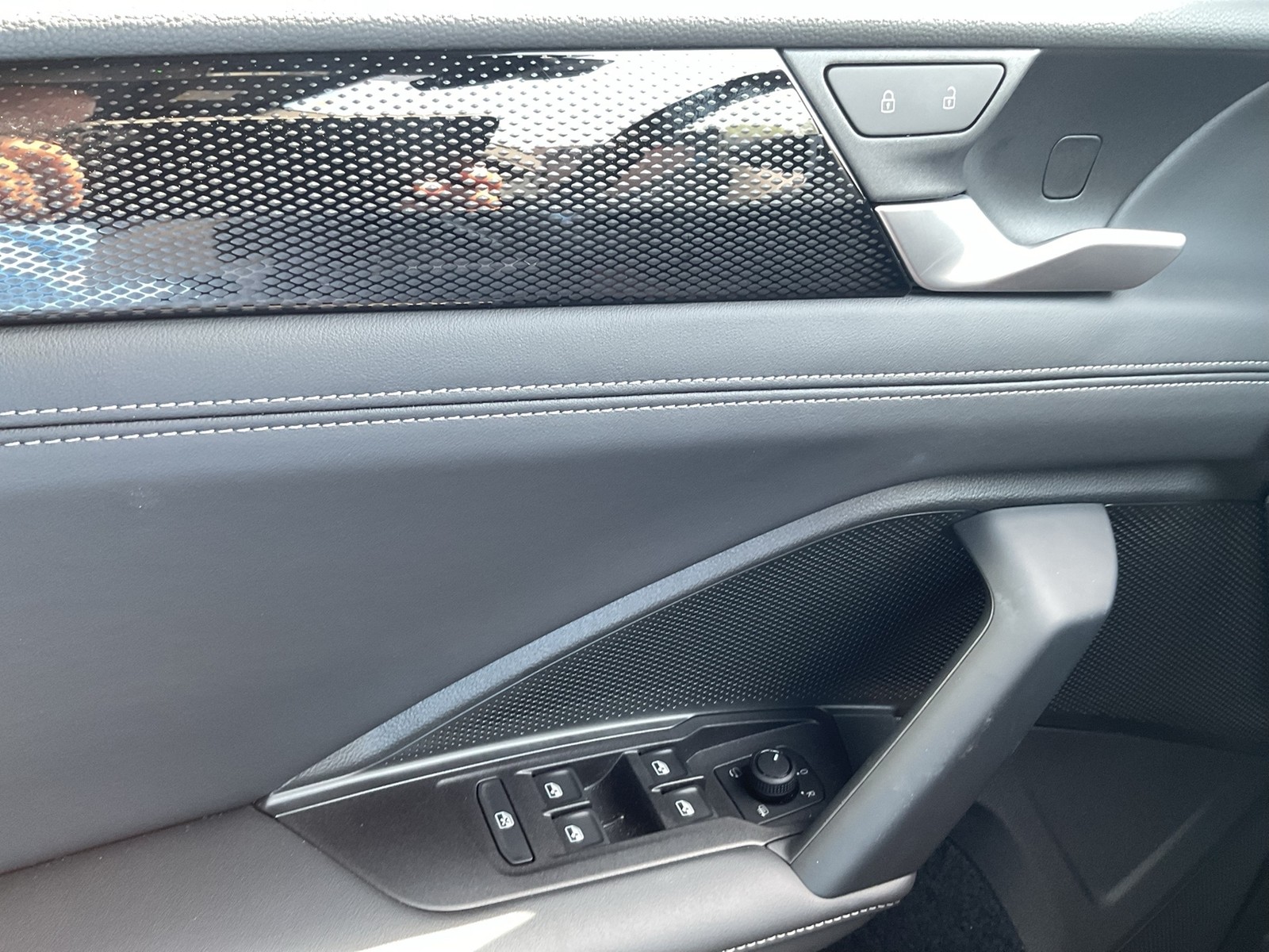 Volkswagen Tiguan 2.0 LIFE 4X4 STANDHZ. AHK 360CAM HDMATRIX