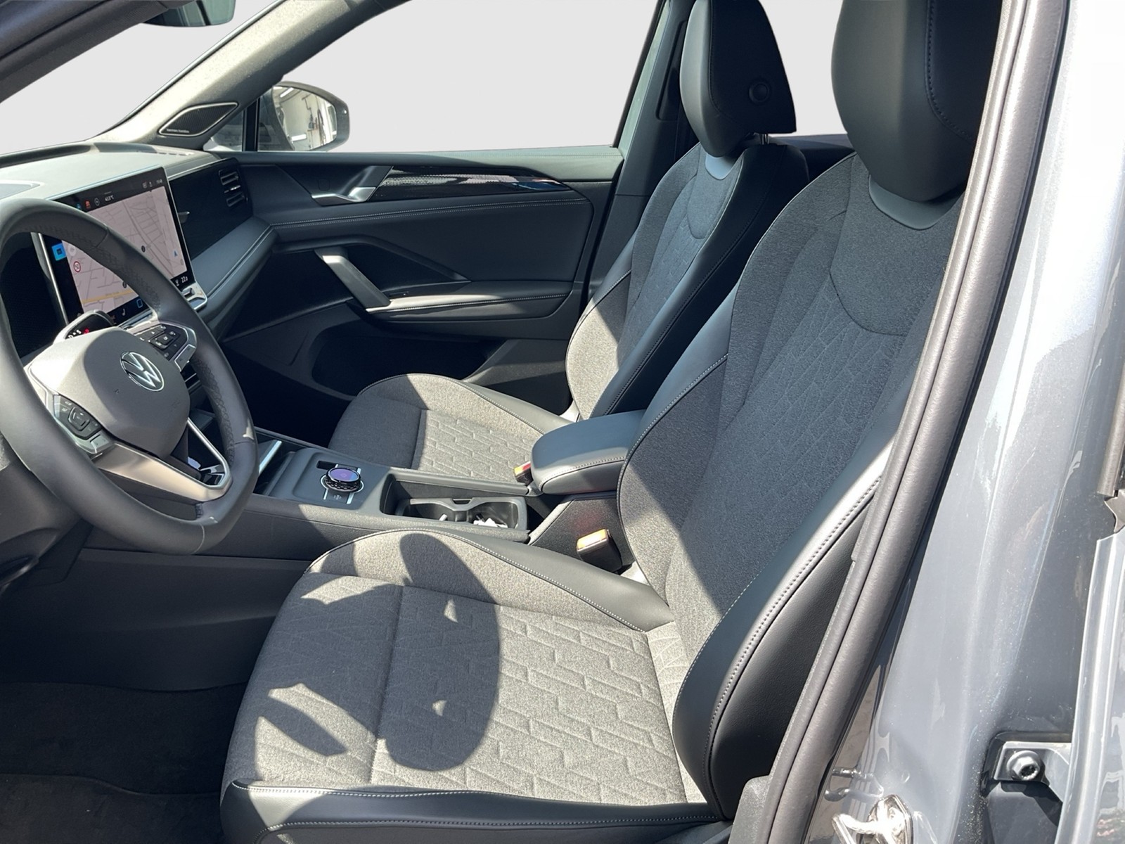 Volkswagen Tiguan 2.0 LIFE 4X4 STANDHZ. AHK 360CAM HDMATRIX