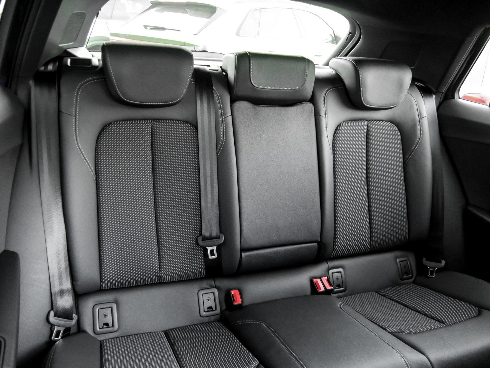 Audi Q2 35 TFSI S tronic S Line MatrixLED+Assistenzpaket+Pano+AHK+